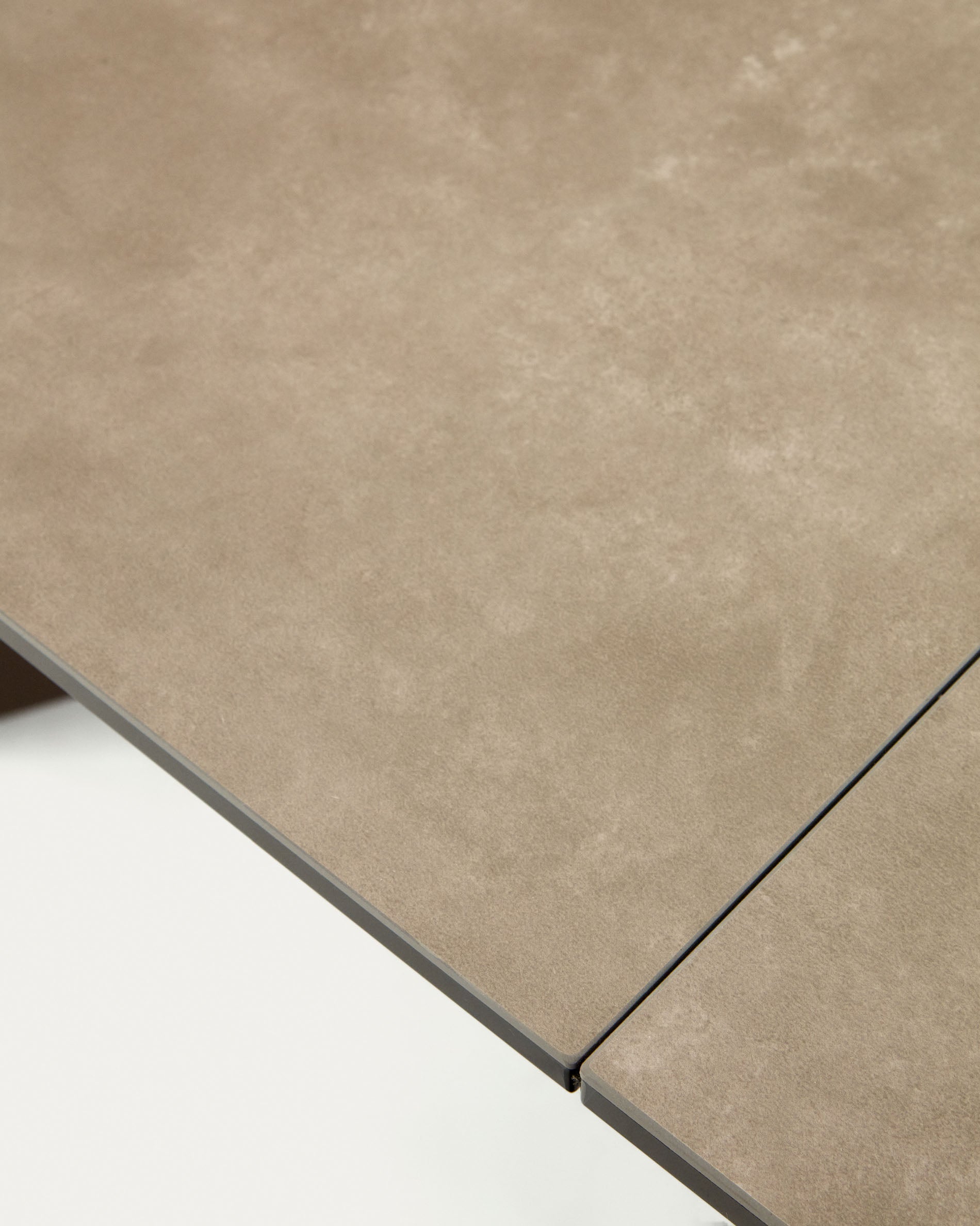 Atminda extendable table, porcelain and steel legs with a grey finish, 160 (210) x 90 cm - Detail
