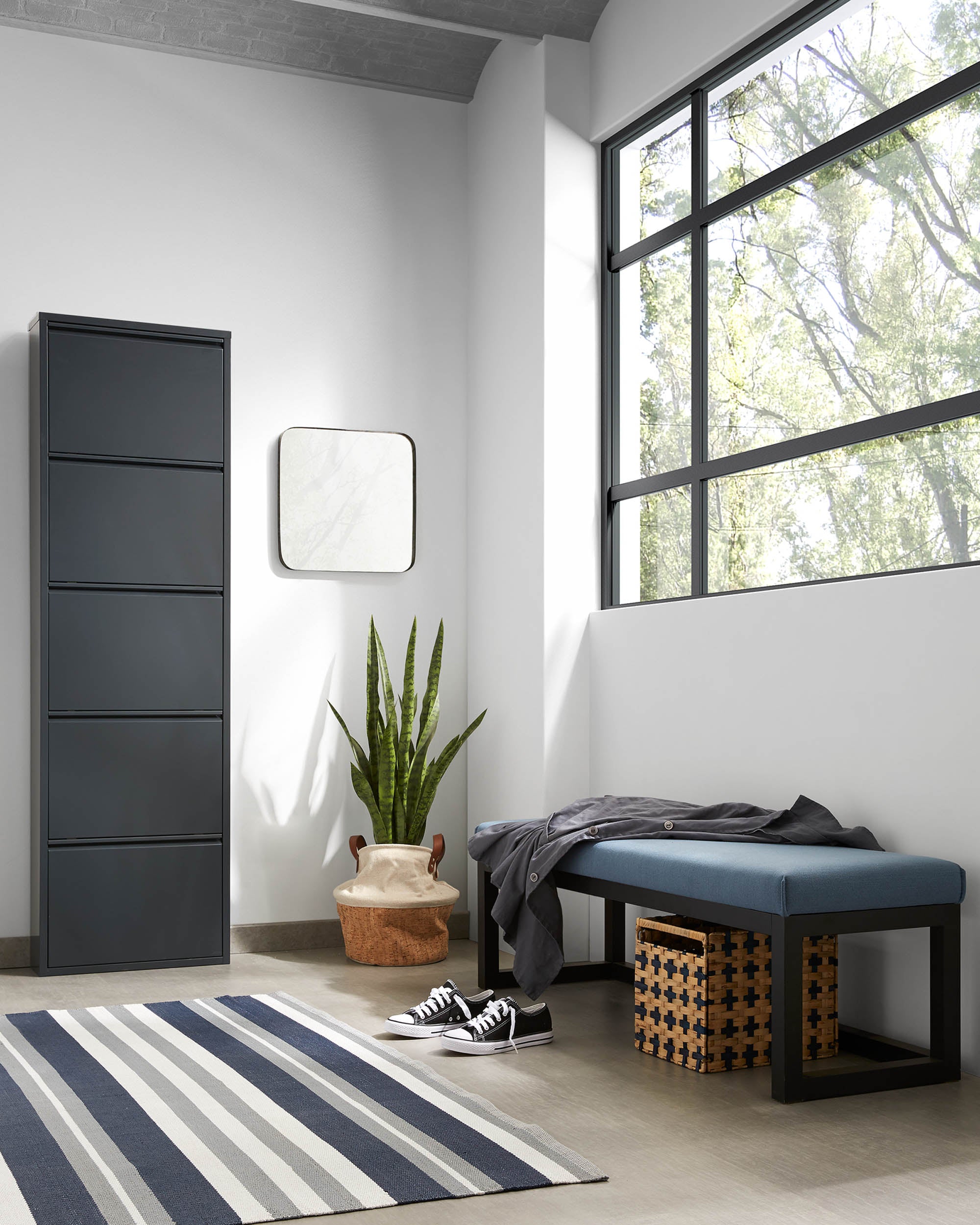 Ode shoe rack with 5 doors in dark grey, 50 x 168.5 cm - Lifestyle