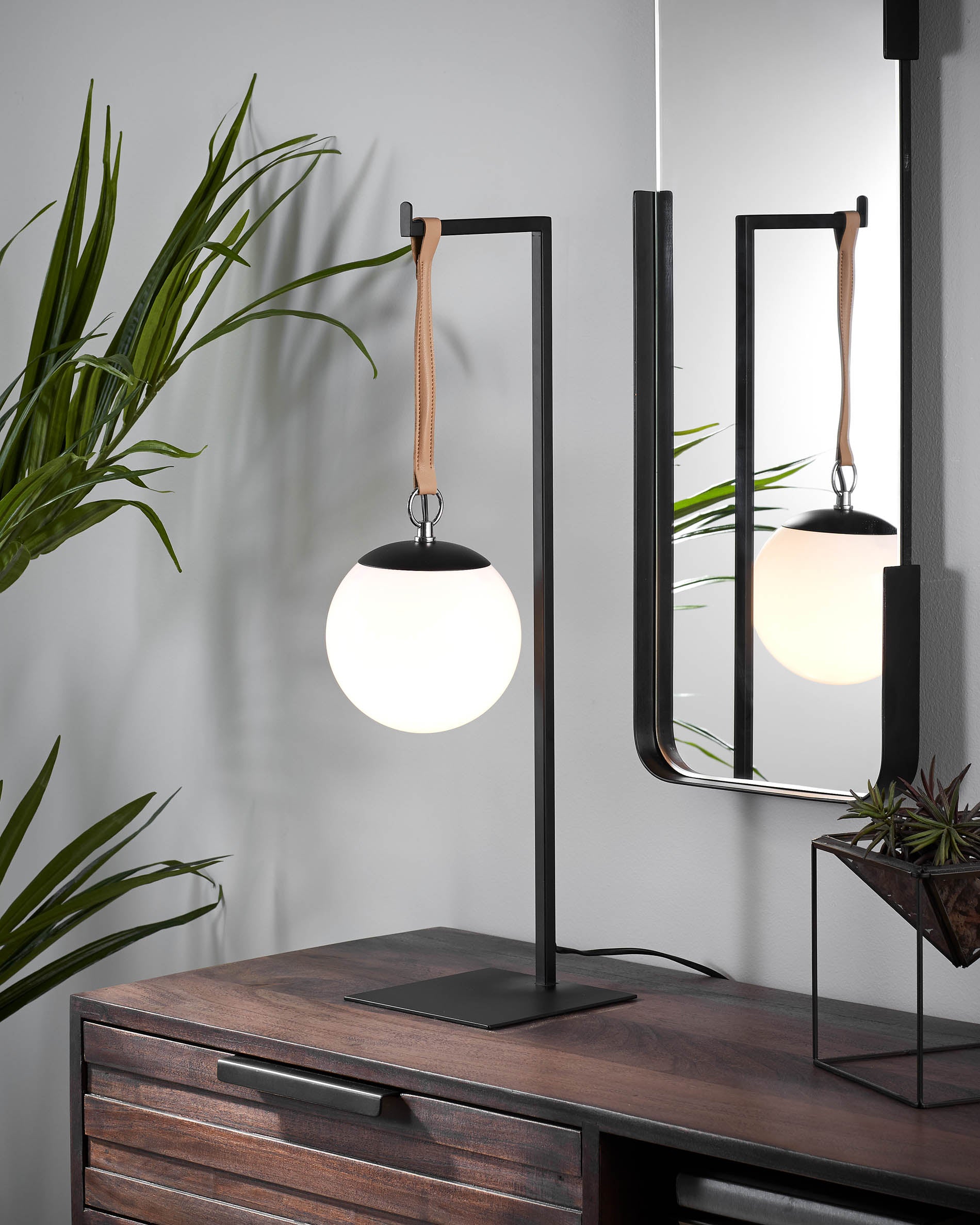 Monteiro steel and leather table lamp - Lifestyle