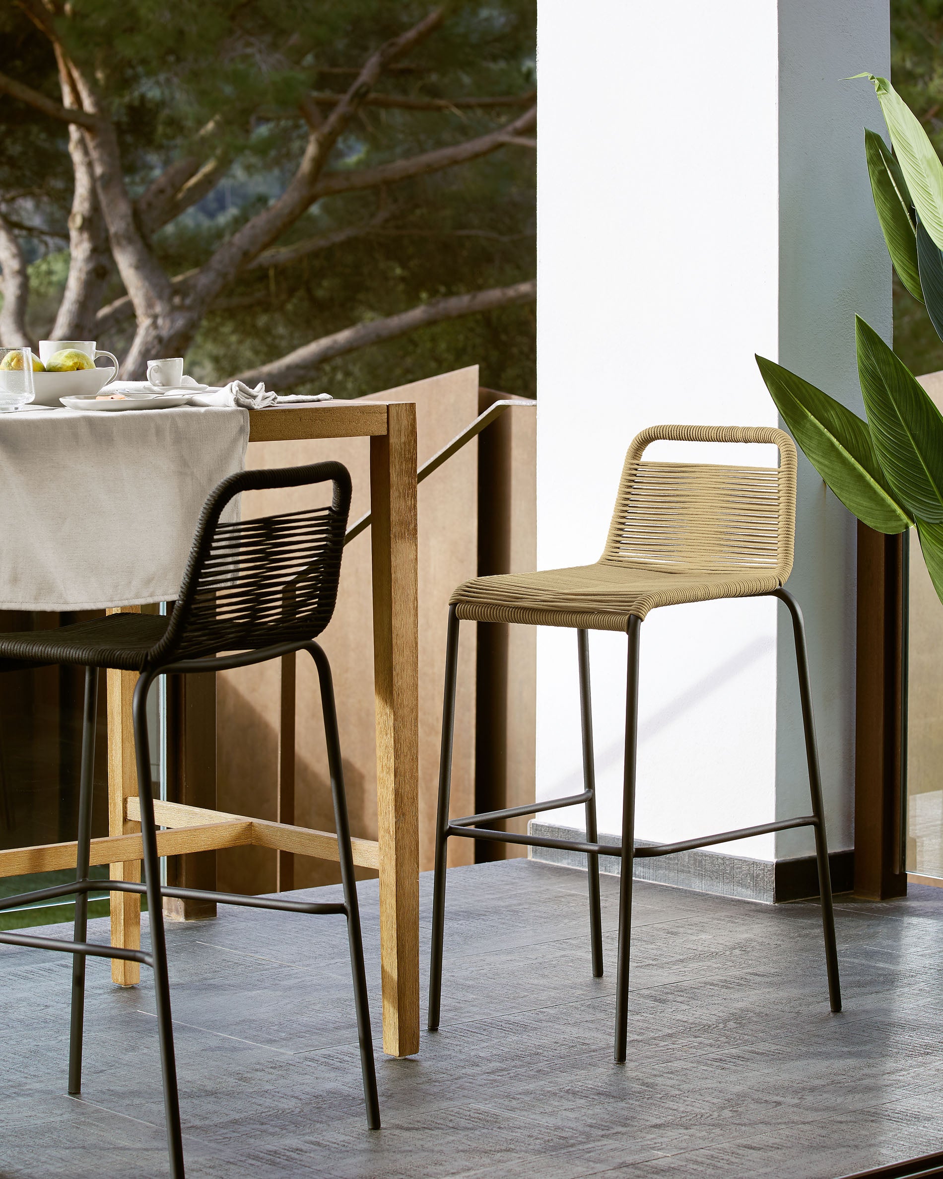 Lambton stackable stool in brown rope and black finish steel 74 cm - Lifestyle