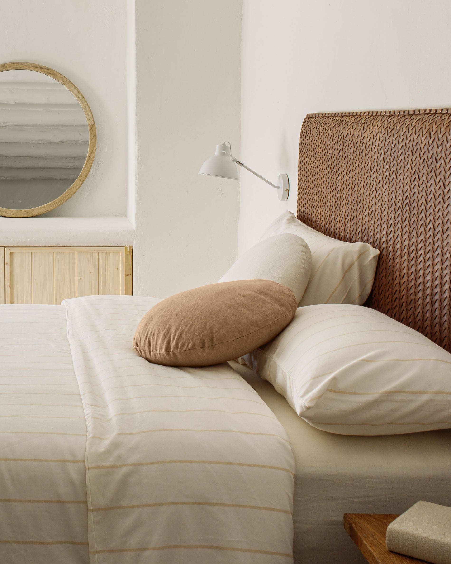 Offelis wall lamp white - Lifestyle