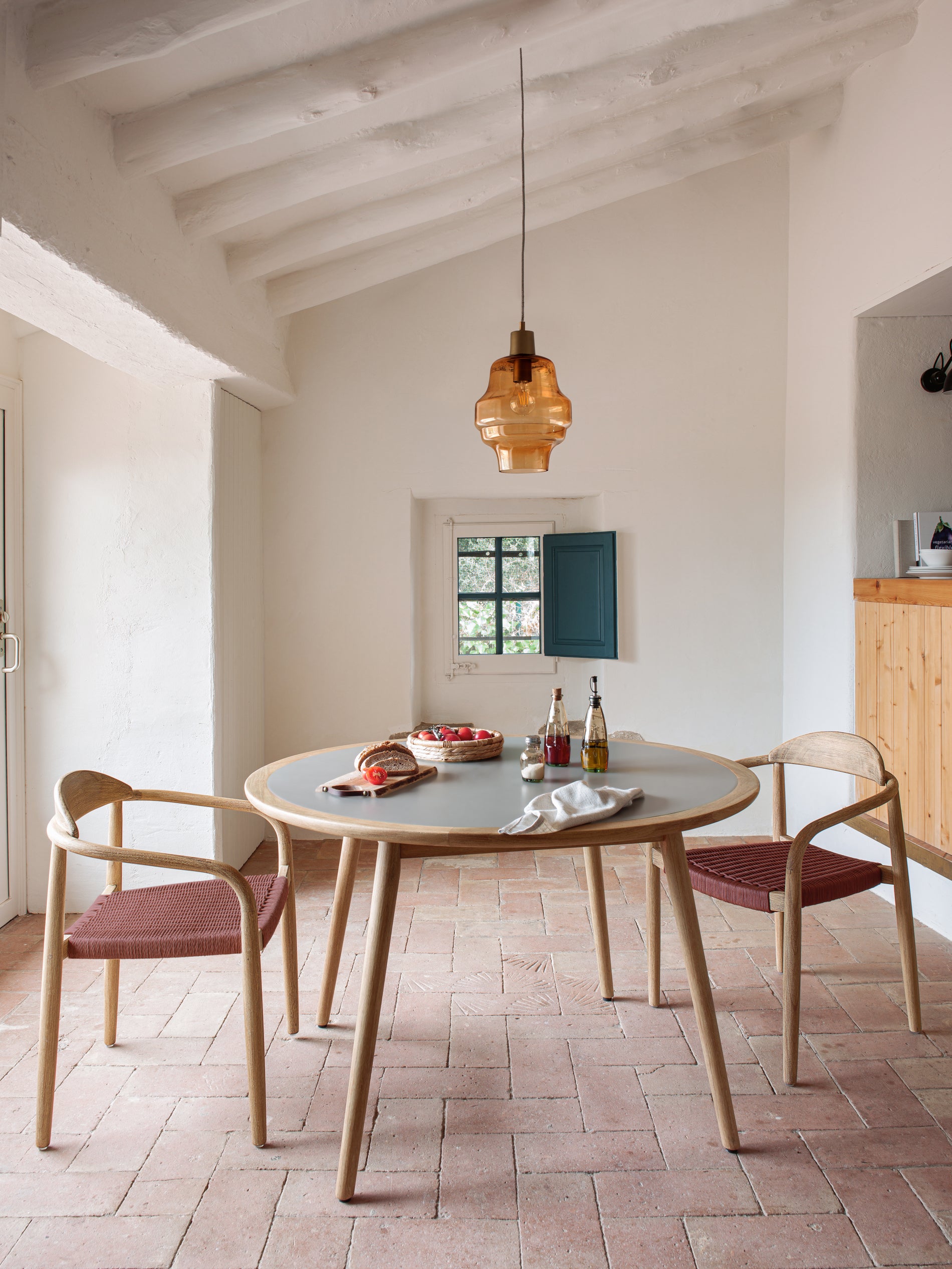 Nina stackable chair in solid acacia wood and terracotta rope seat FSC 100% - Lifestyle
