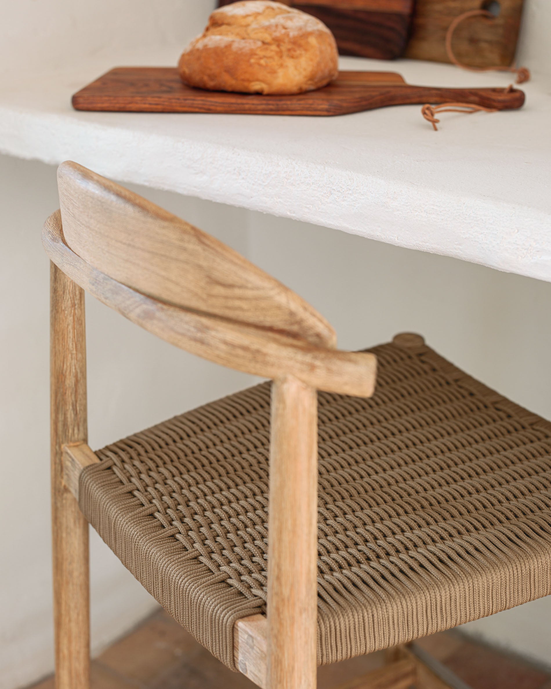 Nina stool in solid acacia wood height 62 cm - Lifestyle