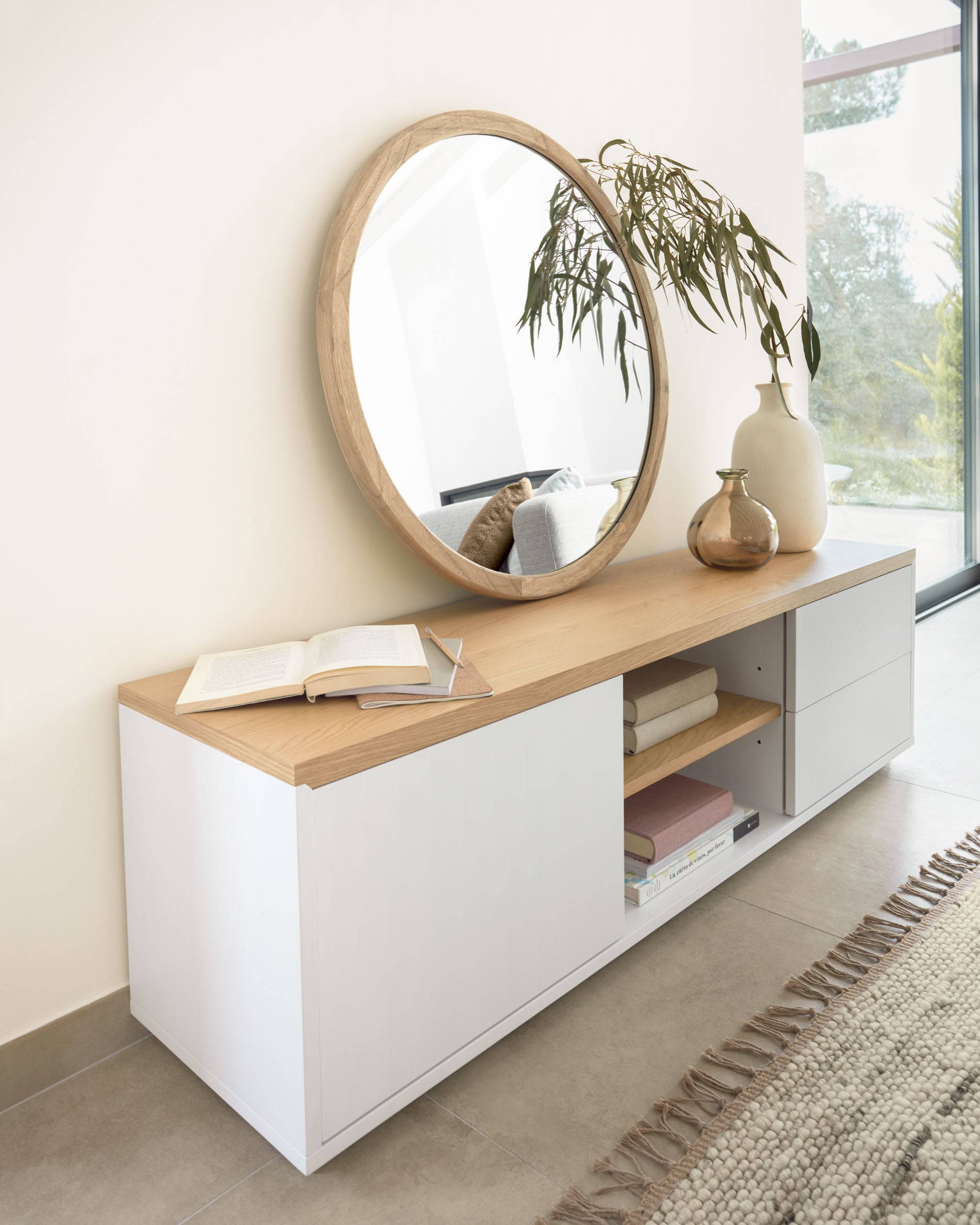 Abilen oak wood veneer TV stand with 1 door & 2 drawers in white lacquer, 150 x 44 cm FSC 100% - Lifestyle