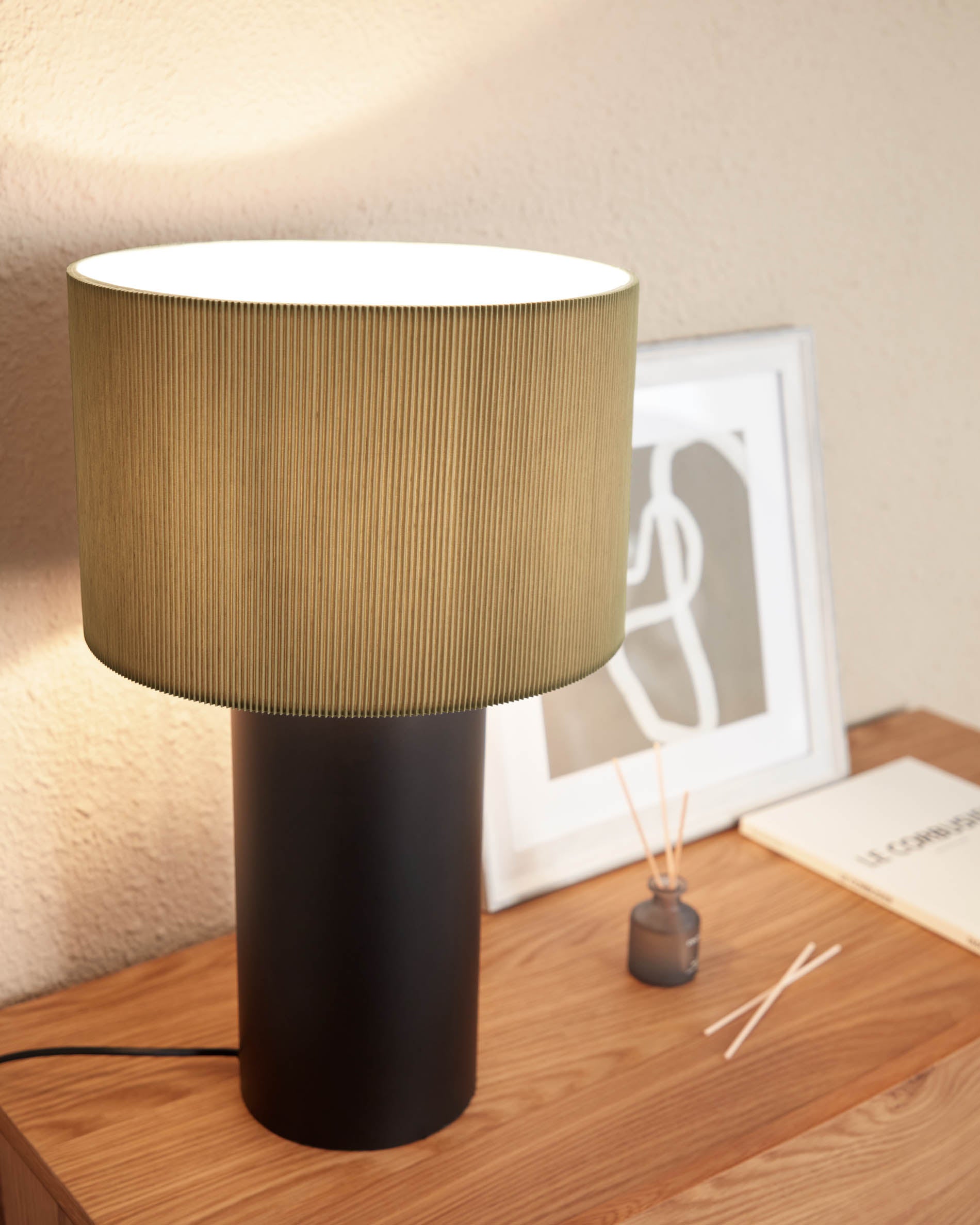 Domicina table lamp in metal with black and grey finish - Lifestyle