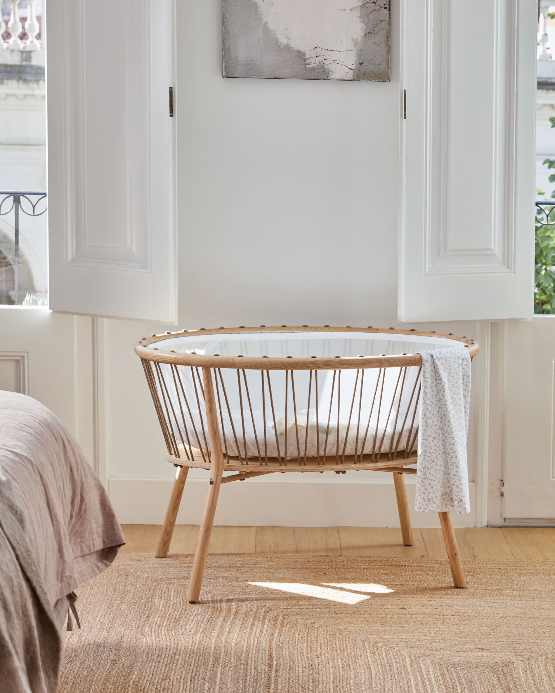 Leonela ash wood bassinet 97 x 62 cm FSC 100% - Lifestyle