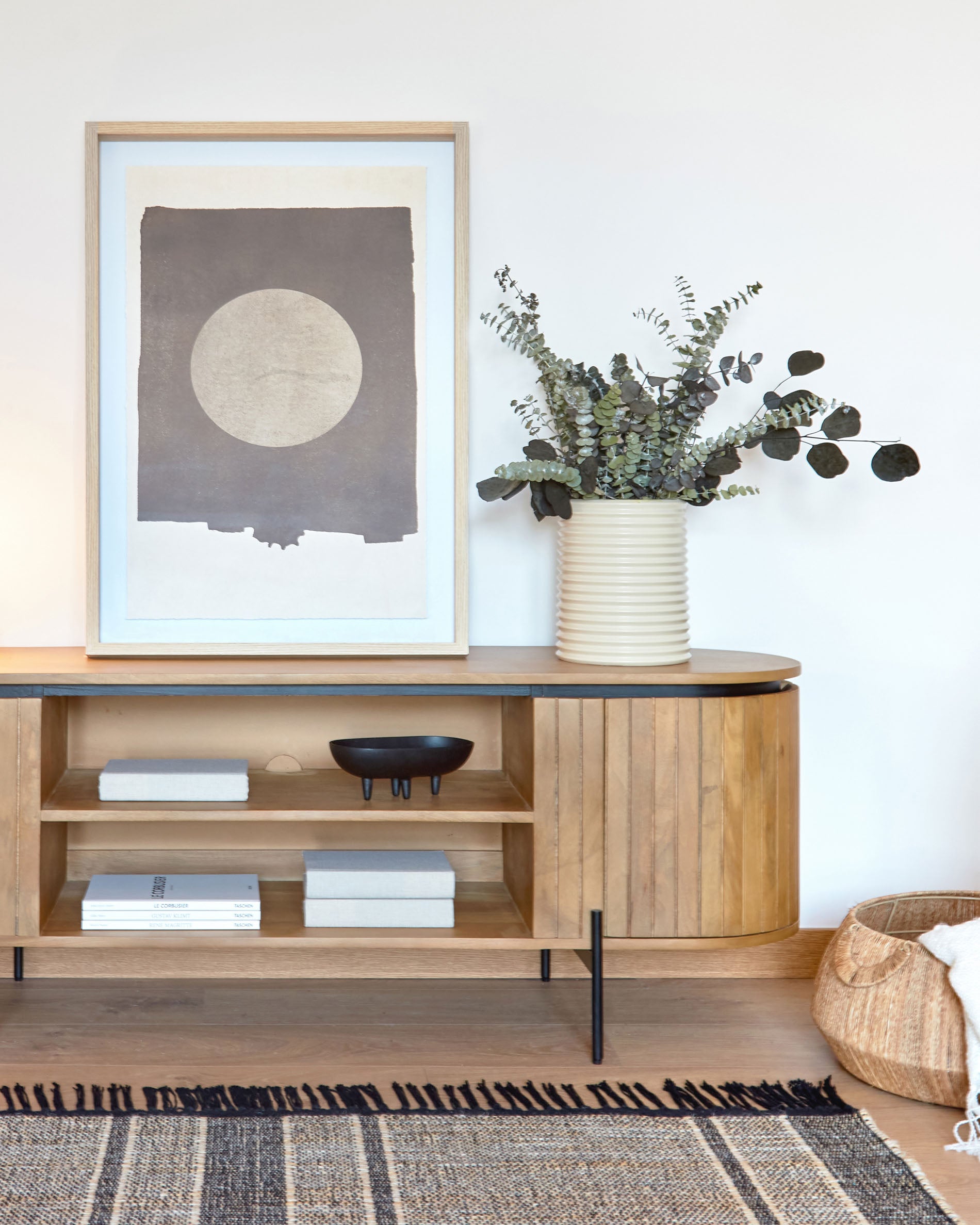 Naira circular picture in black 60 x 90 cm - Lifestyle
