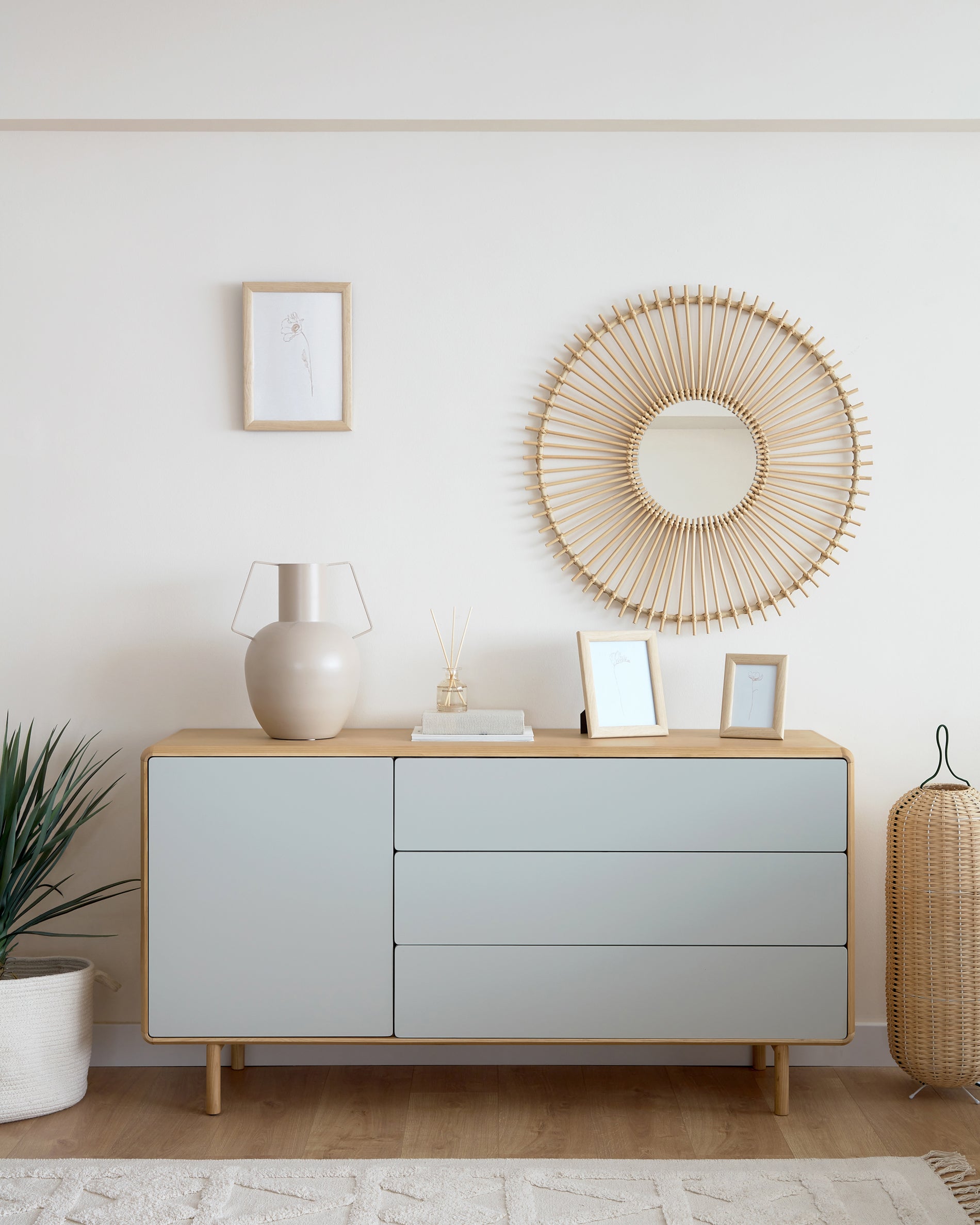 Anielle solid ash & ash veneer sideboard with 1 door and 3 drawers, 150 x 78 cm - Lifestyle