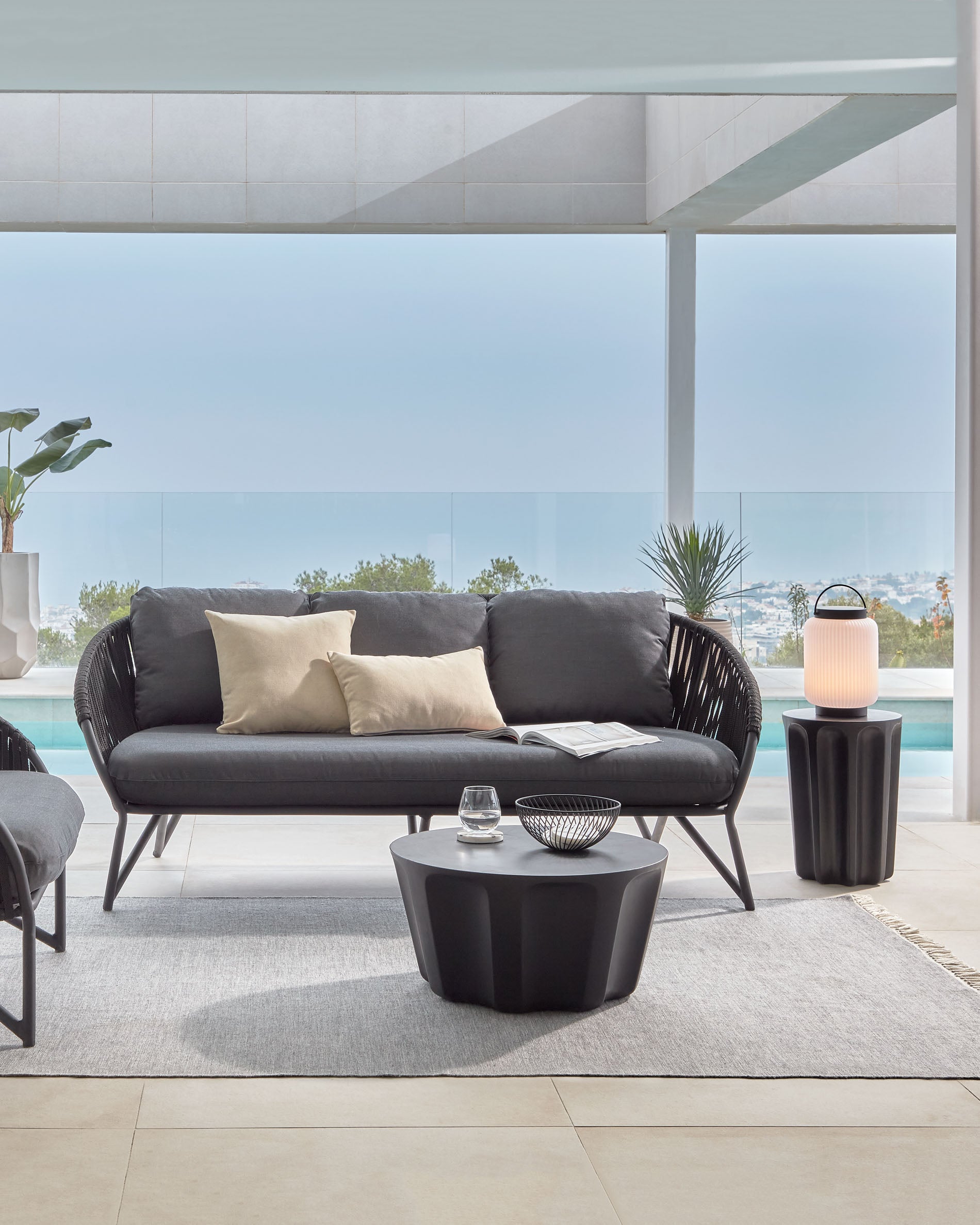 3 seater Branzie sofa in black cord, 180 cm - Lifestyle