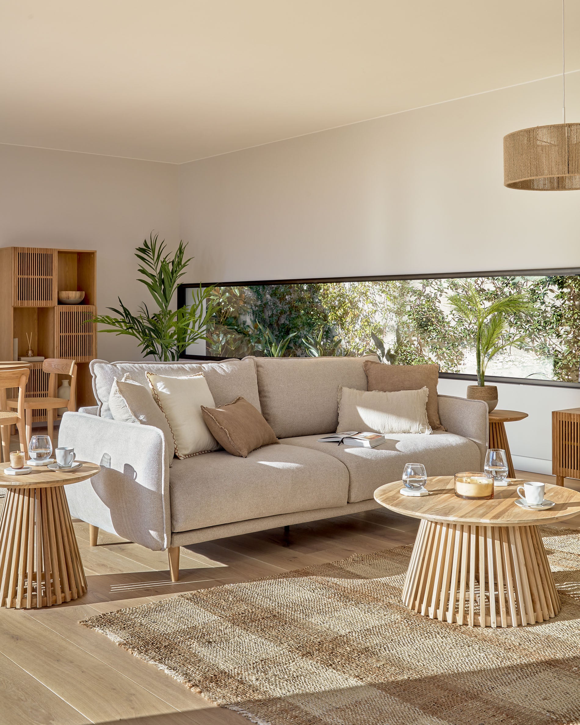 Jeanette Ø 80 cm natural coffee table - Lifestyle