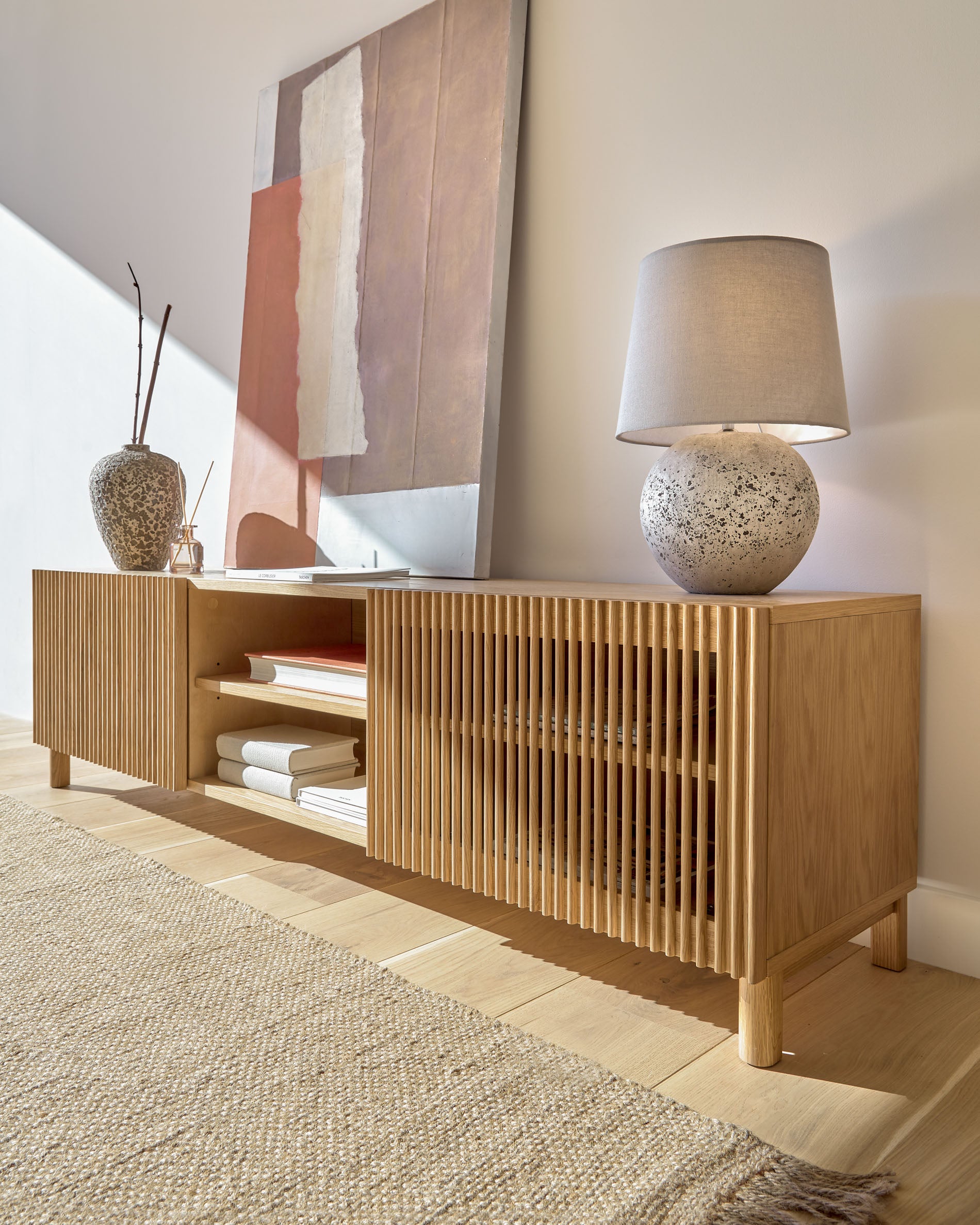 Beyla 2-door TV stand in solid oak wood and oak veneer 180 x 49.5cm FSC 100% - Lifestyle