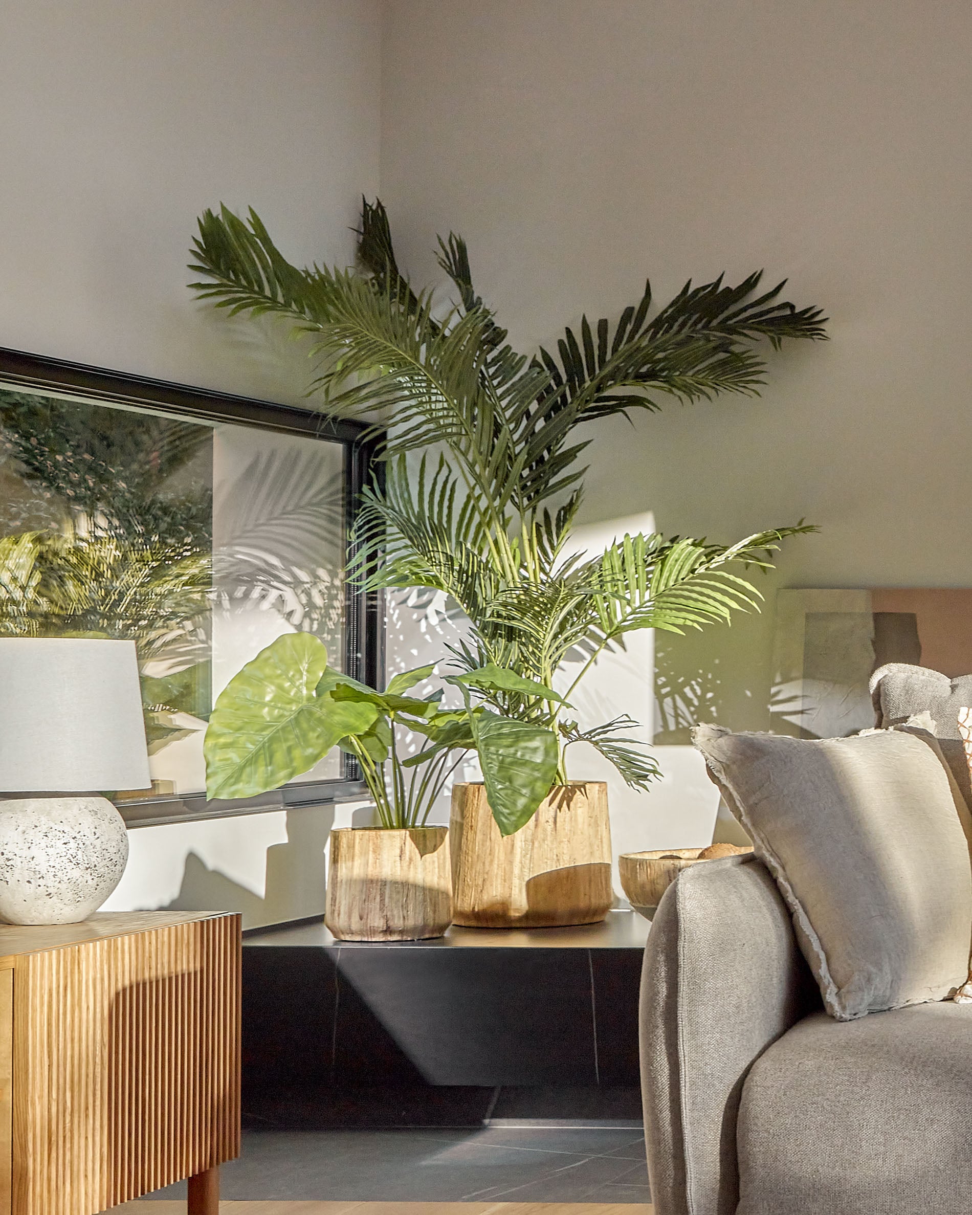 Artificial Alocasia Odora with black plantpot 57 cm - Lifestyle