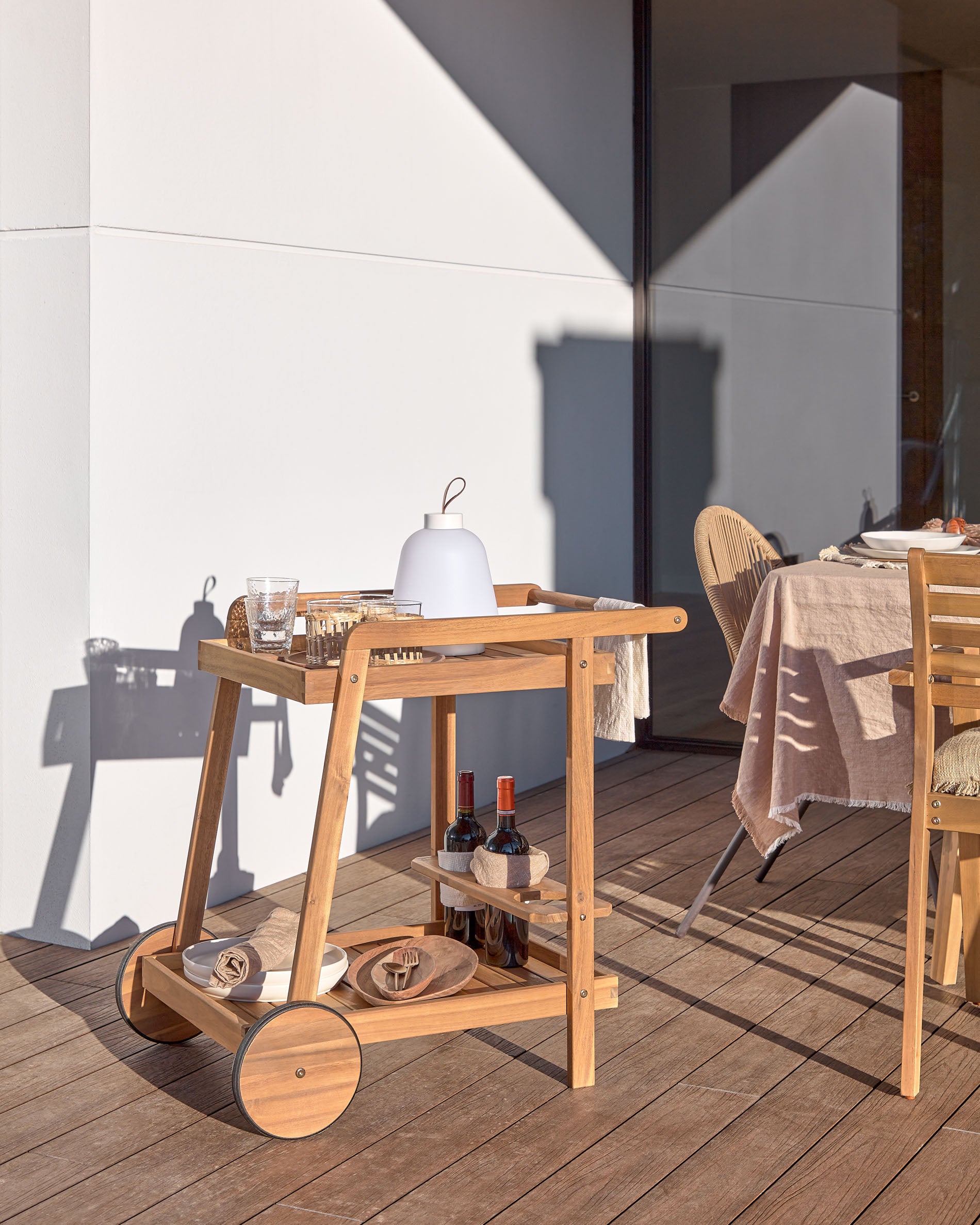 Felisa solid acacia hostess trolley FSC 100% - Lifestyle