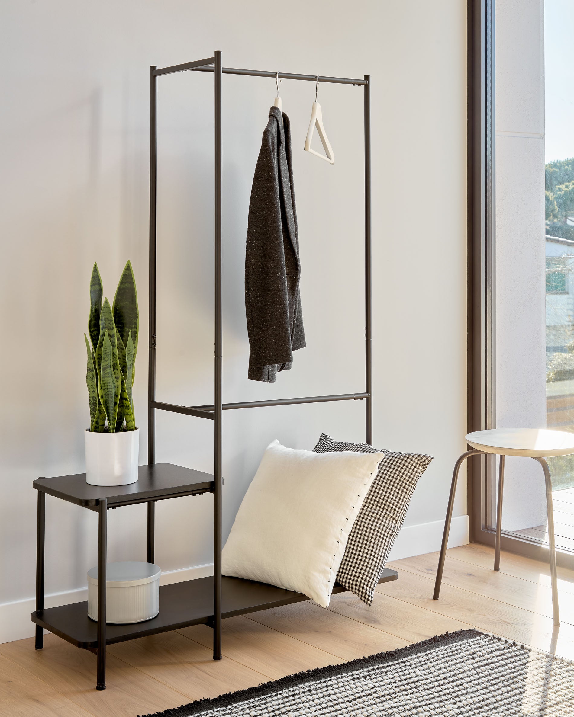 Galatia melamine and metal clothes rail with bench in black finish 100 x 150 cm - Lifestyle
