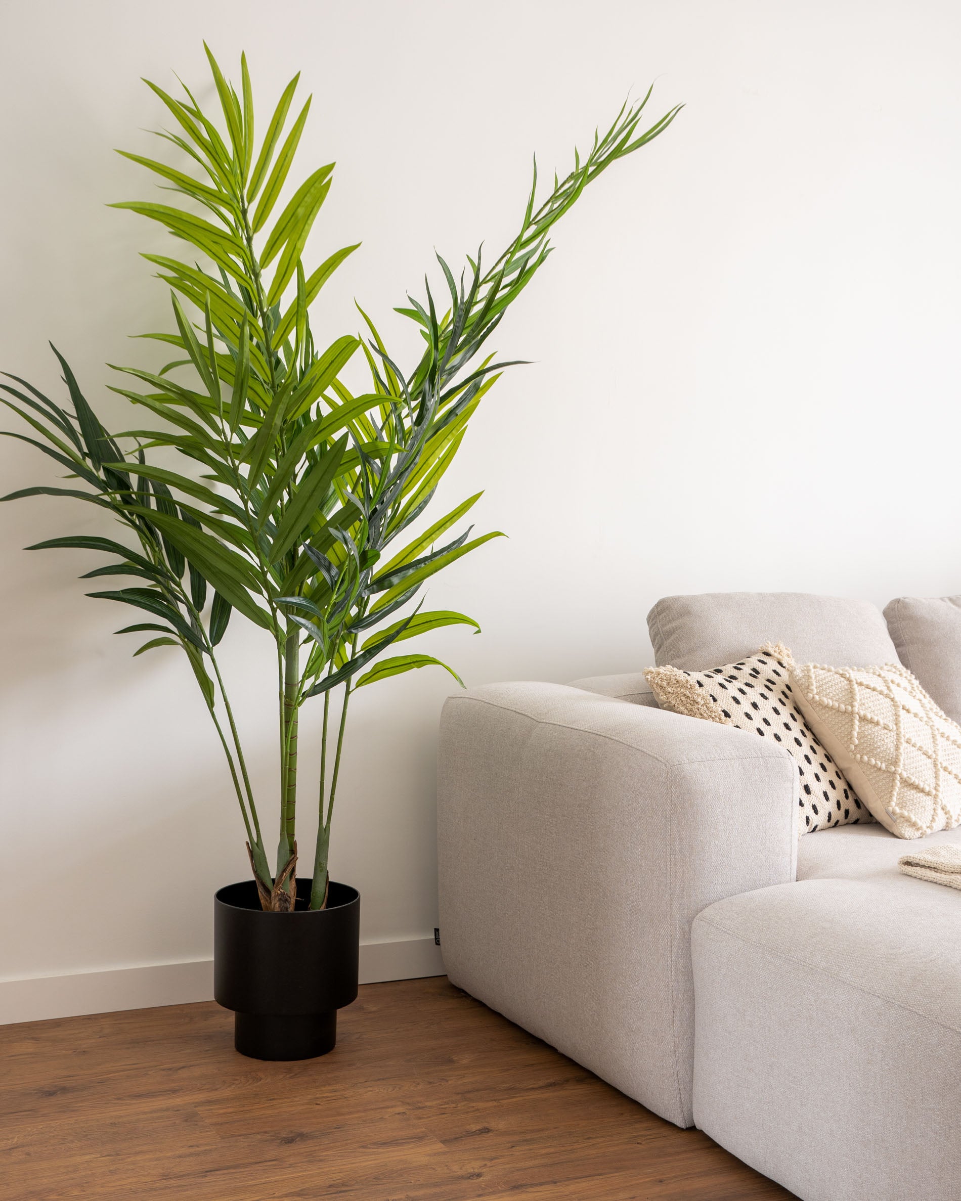 Mash black metal planter Ø 28 cm - Lifestyle