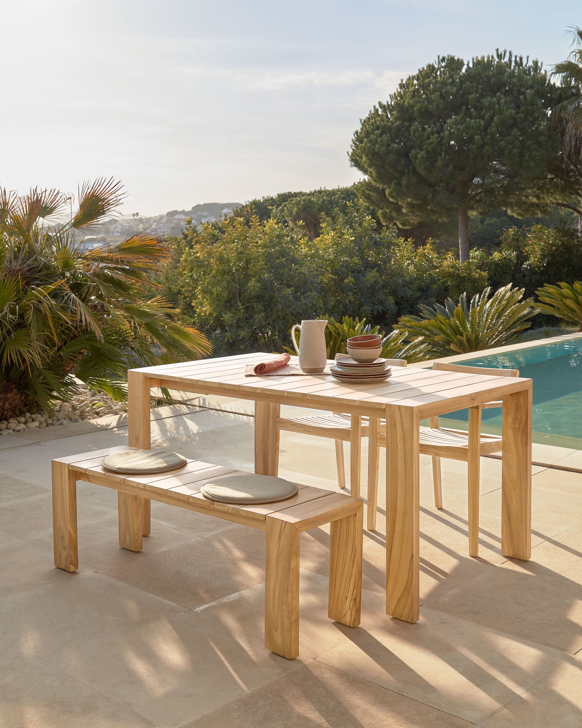 Victoire solid teak outdoor table 200 x 100 cm - Lifestyle