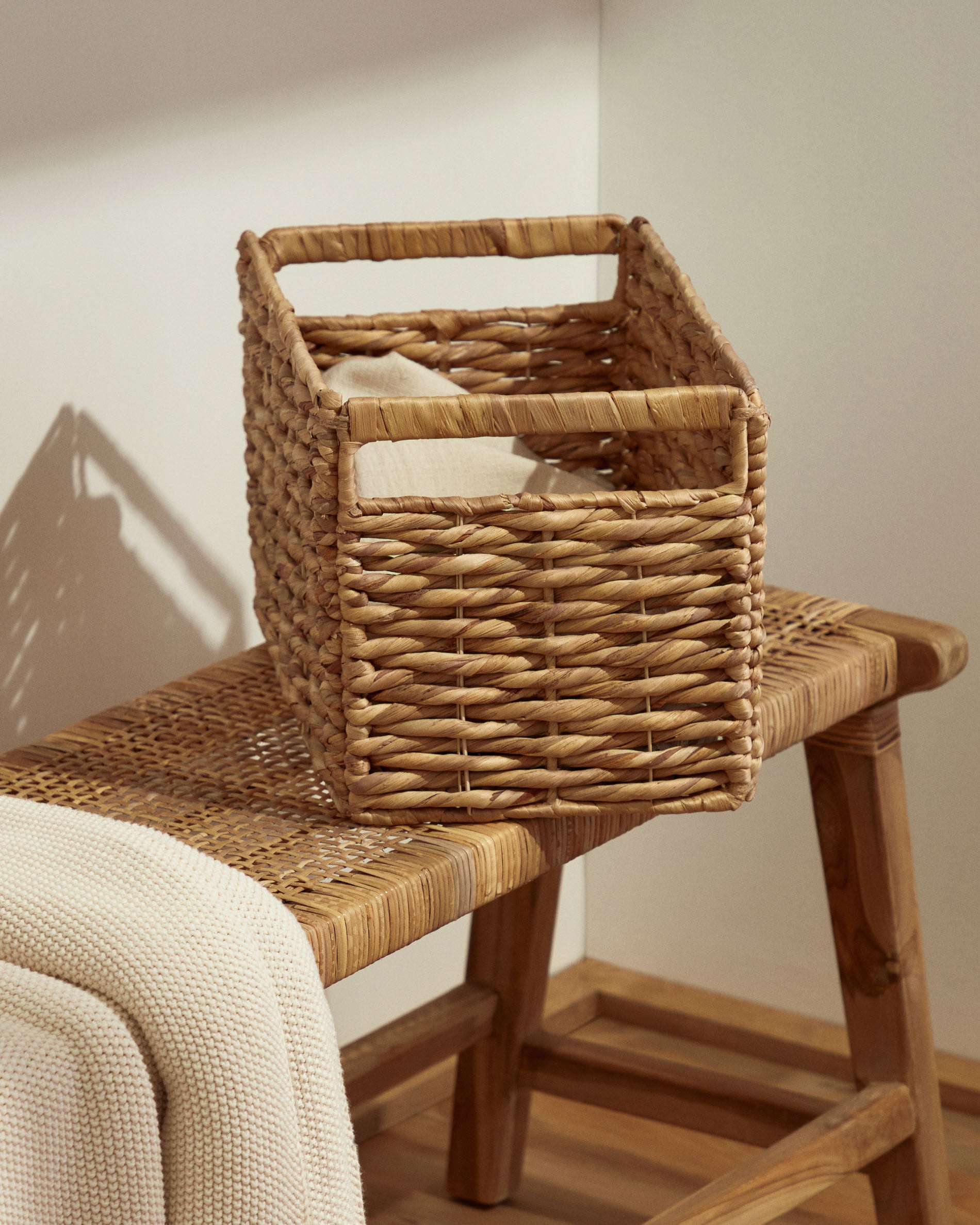 Words basket made from natural fibres with a natural finish - Lifestyle