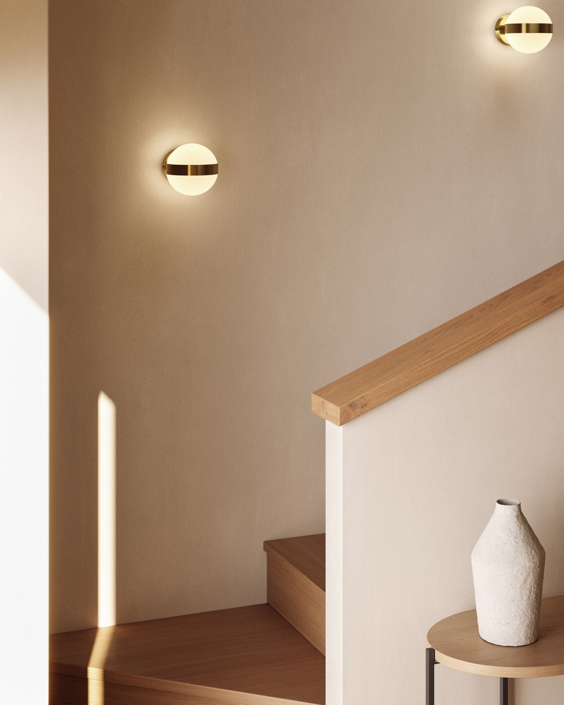 Anasol metal wall sconce with gold finish - Lifestyle