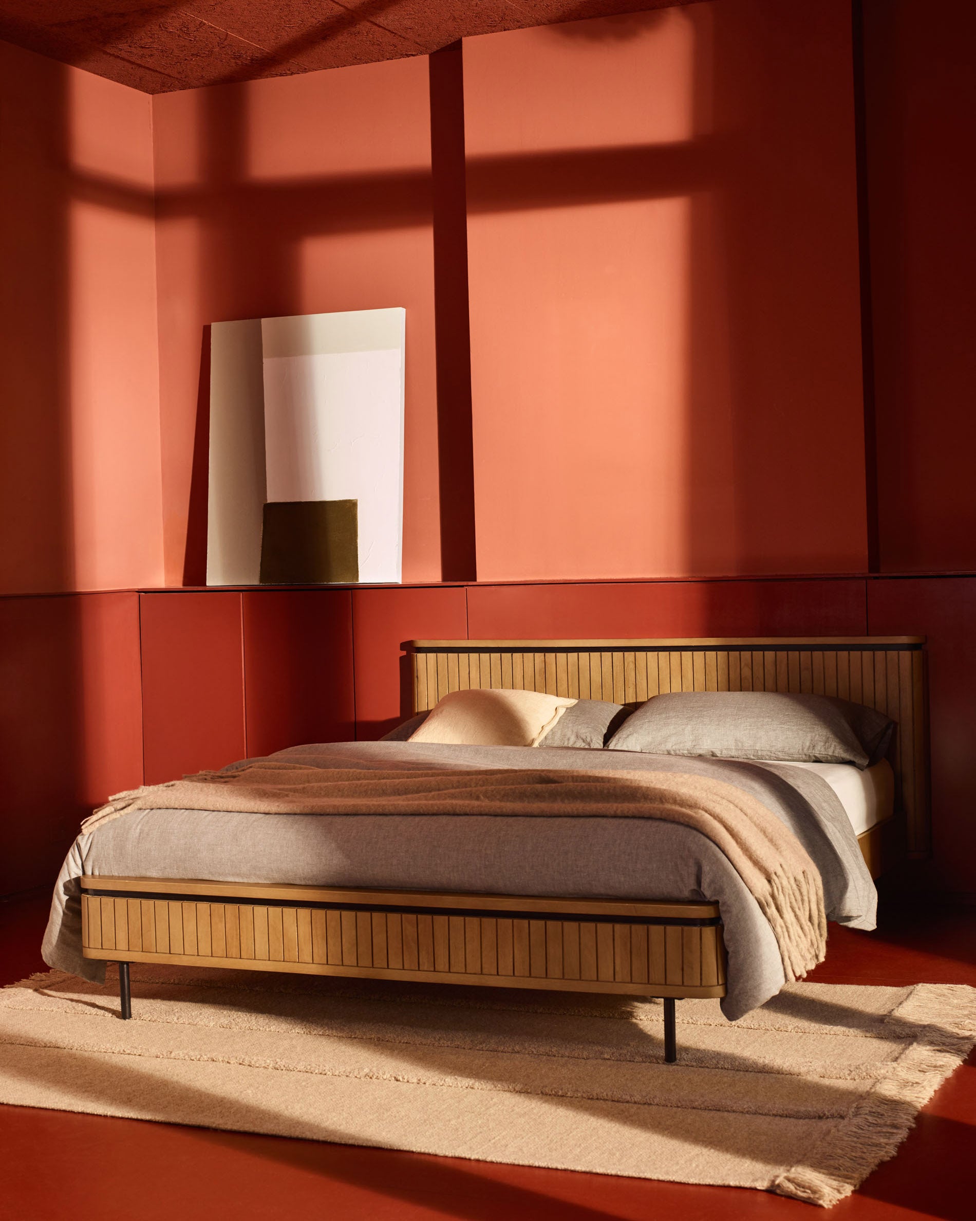 Licia bed made from solid mango wood and black painted metal, for a 160 x 200 cm mattress - Lifestyle