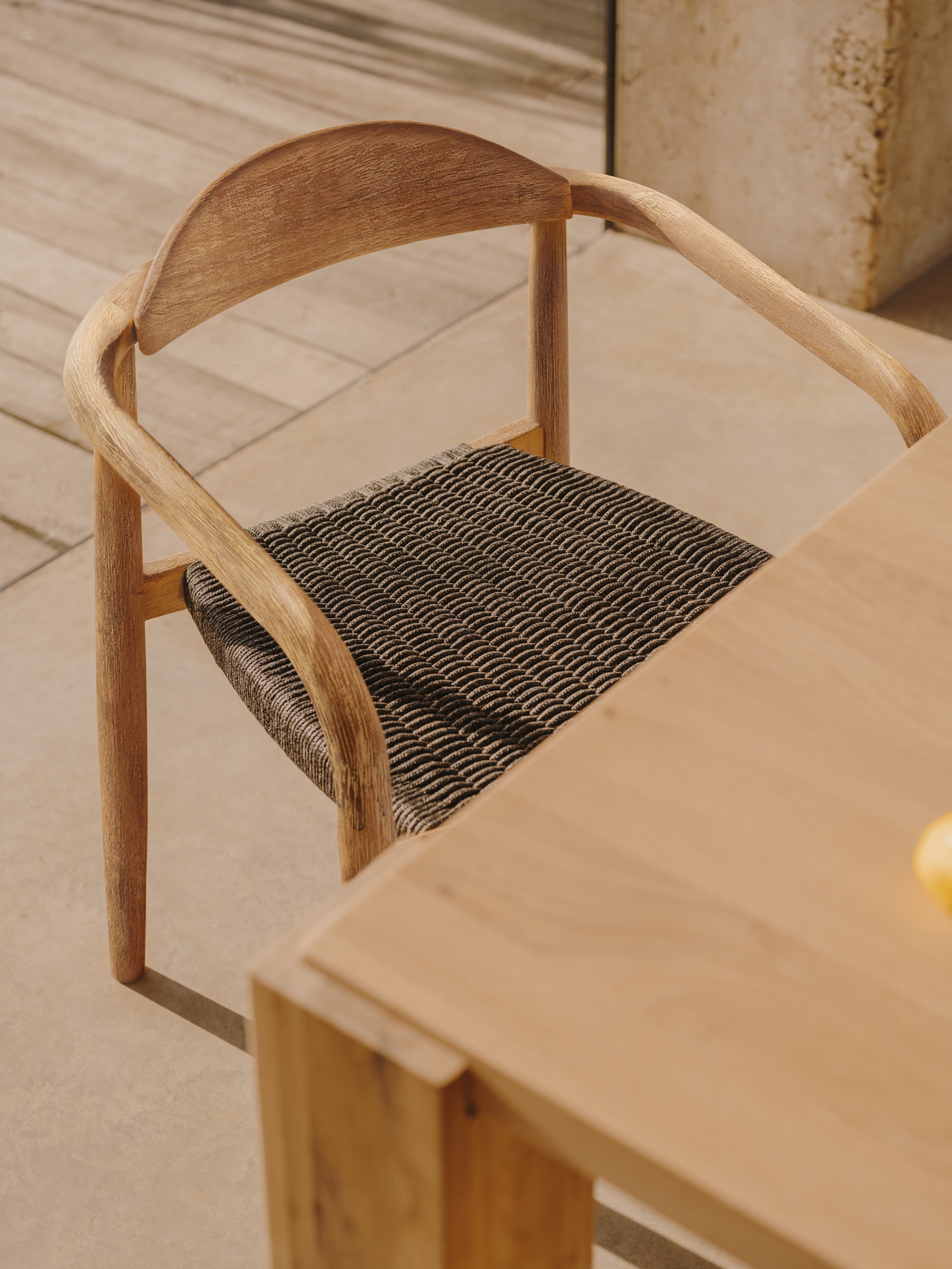 Nina stackable chair in solid acacia wood and black rope seat FSC 100% - Lifestyle