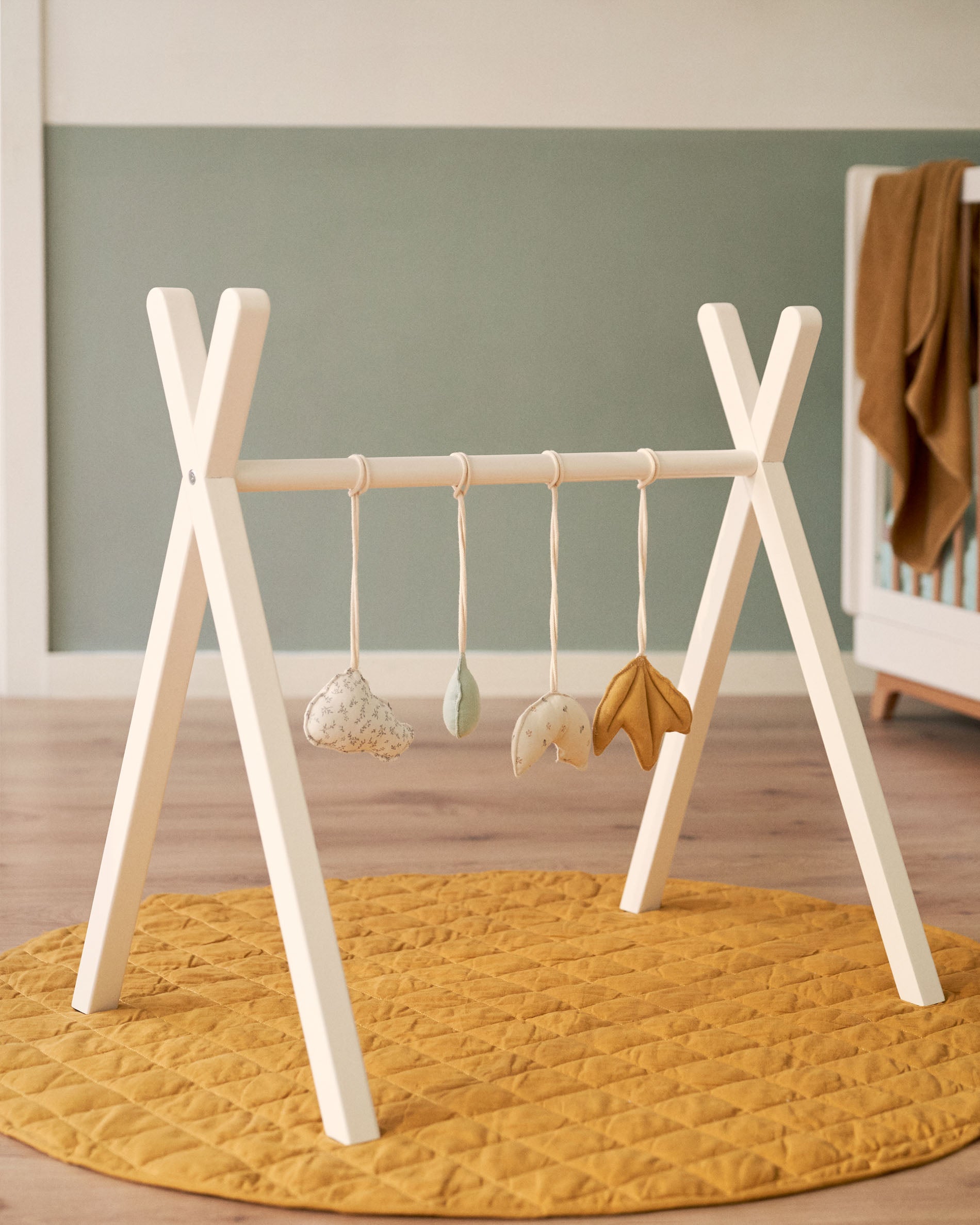 Maralis kid's teepee gym made from solid beech wood with a white finish - Lifestyle