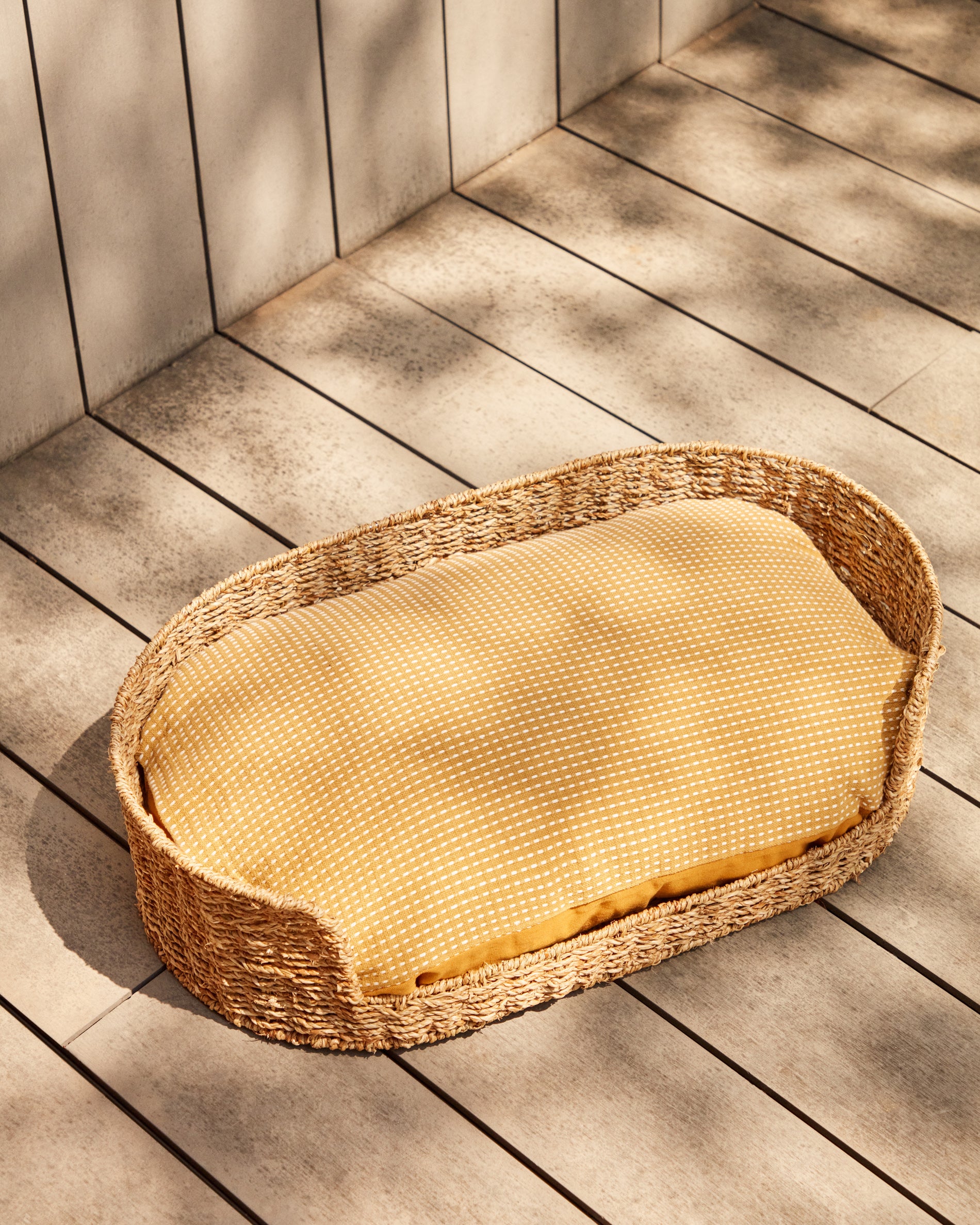 Fliicker bed for pets made from natural fibres Ø 60 x 35 cm - Lifestyle