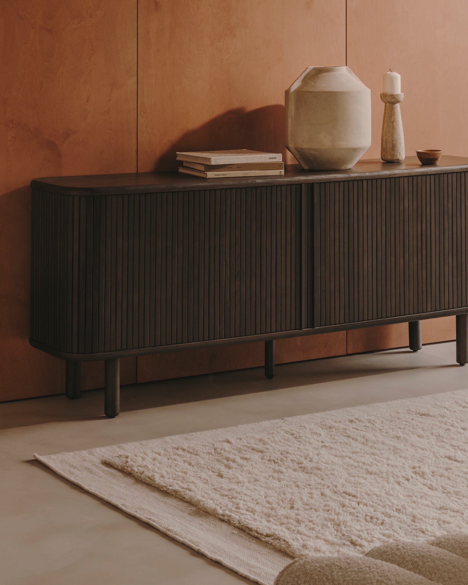Mailen 2 door sideboard in ash veneer with a dark finish 180 x 75 cm - Lifestyle