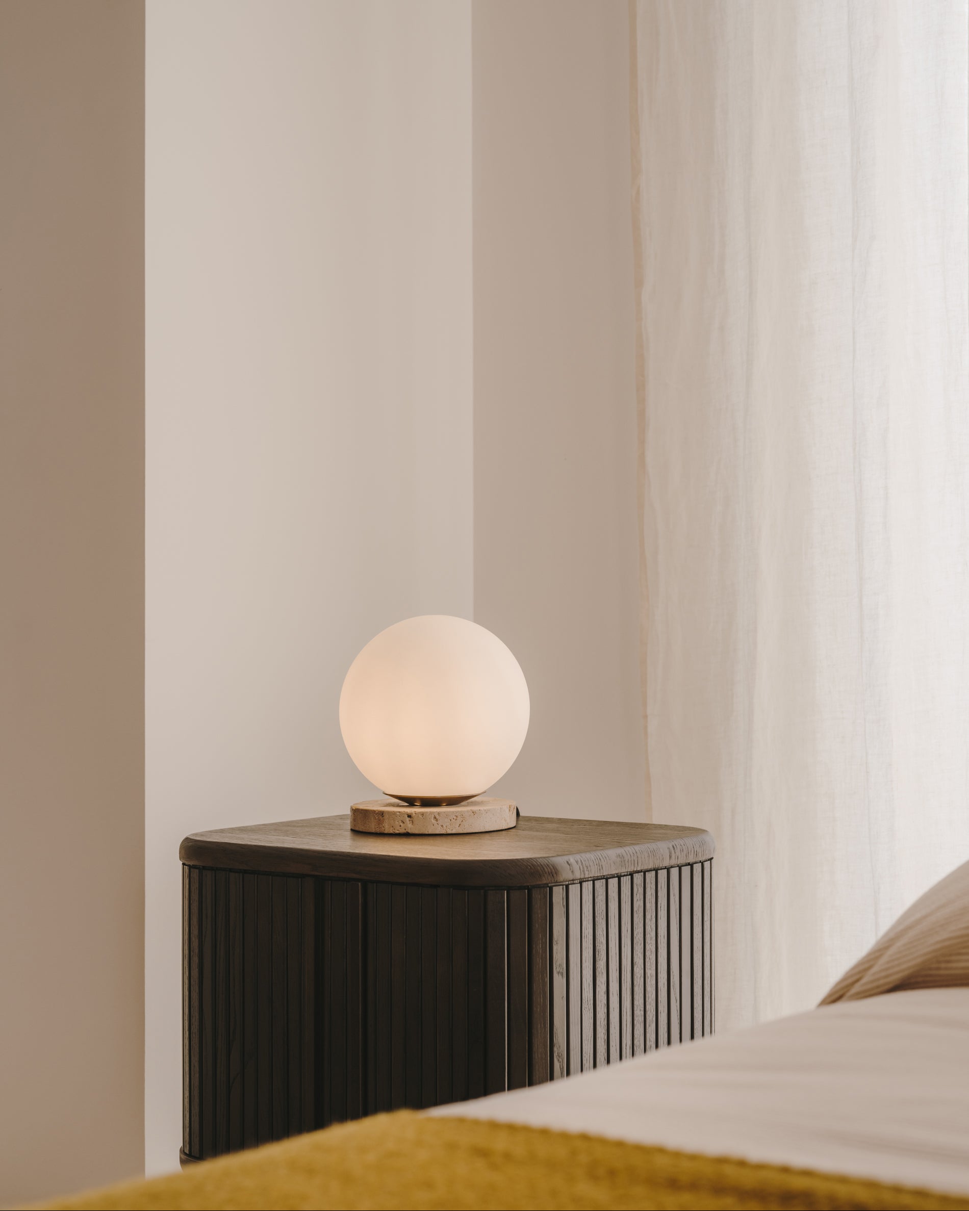 Malachi table lamp with glazed glass and travertine stone - Lifestyle
