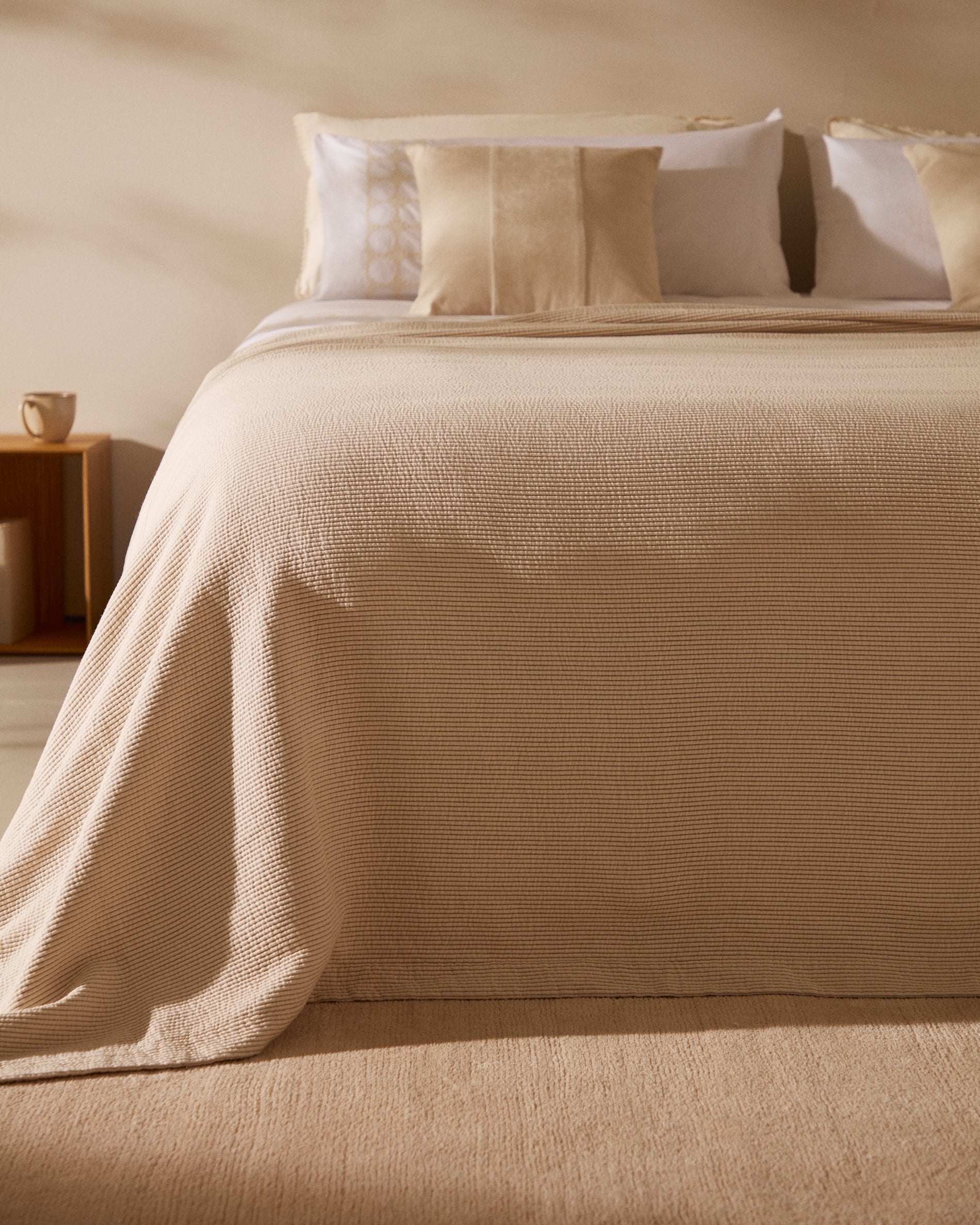 Bedar 100% cotton beige quilt for bed 150/160 cm - Lifestyle