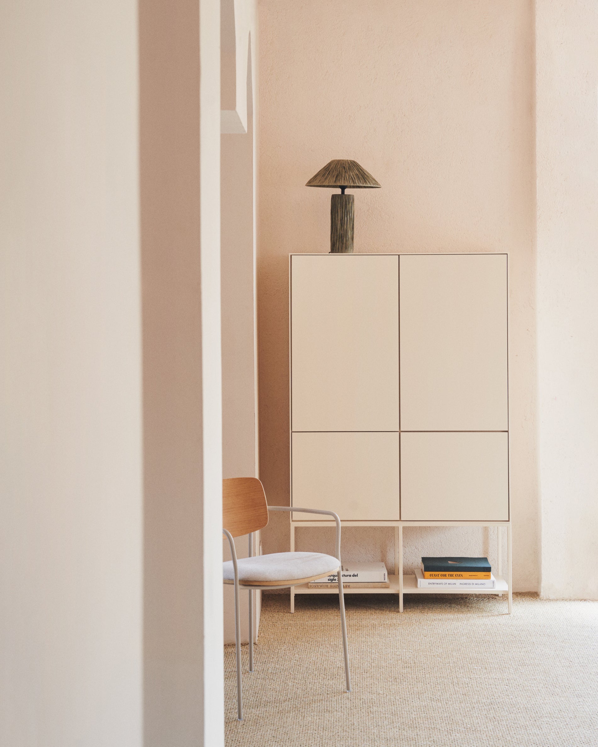 Vedrana 4-door tall sideboard white lacquered MDF 97.5 x 160 cm - Lifestyle