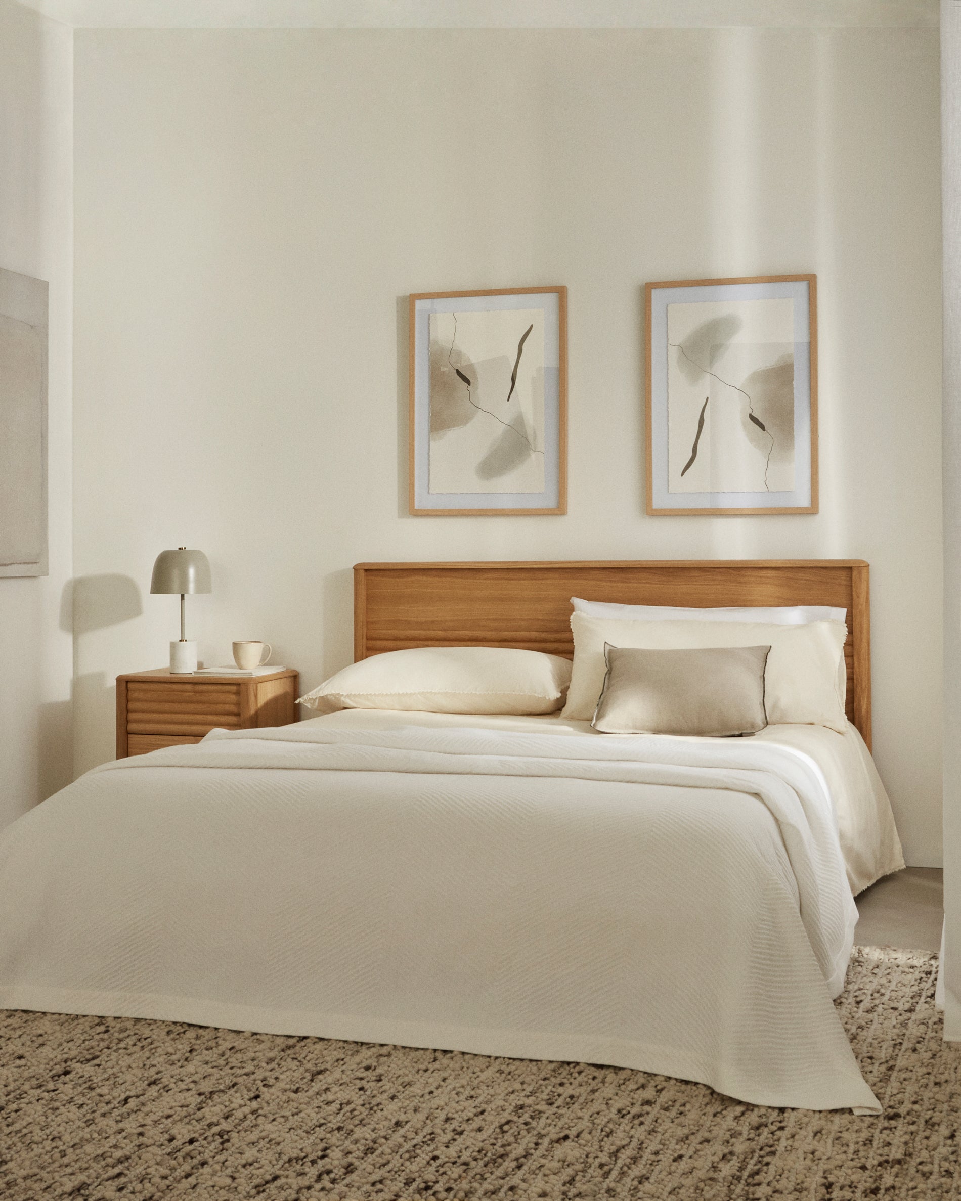 Lenon bed in solid oak and oak wood veneer for 180 x 200 cm mattresses, FSC MIX Credit - Lifestyle