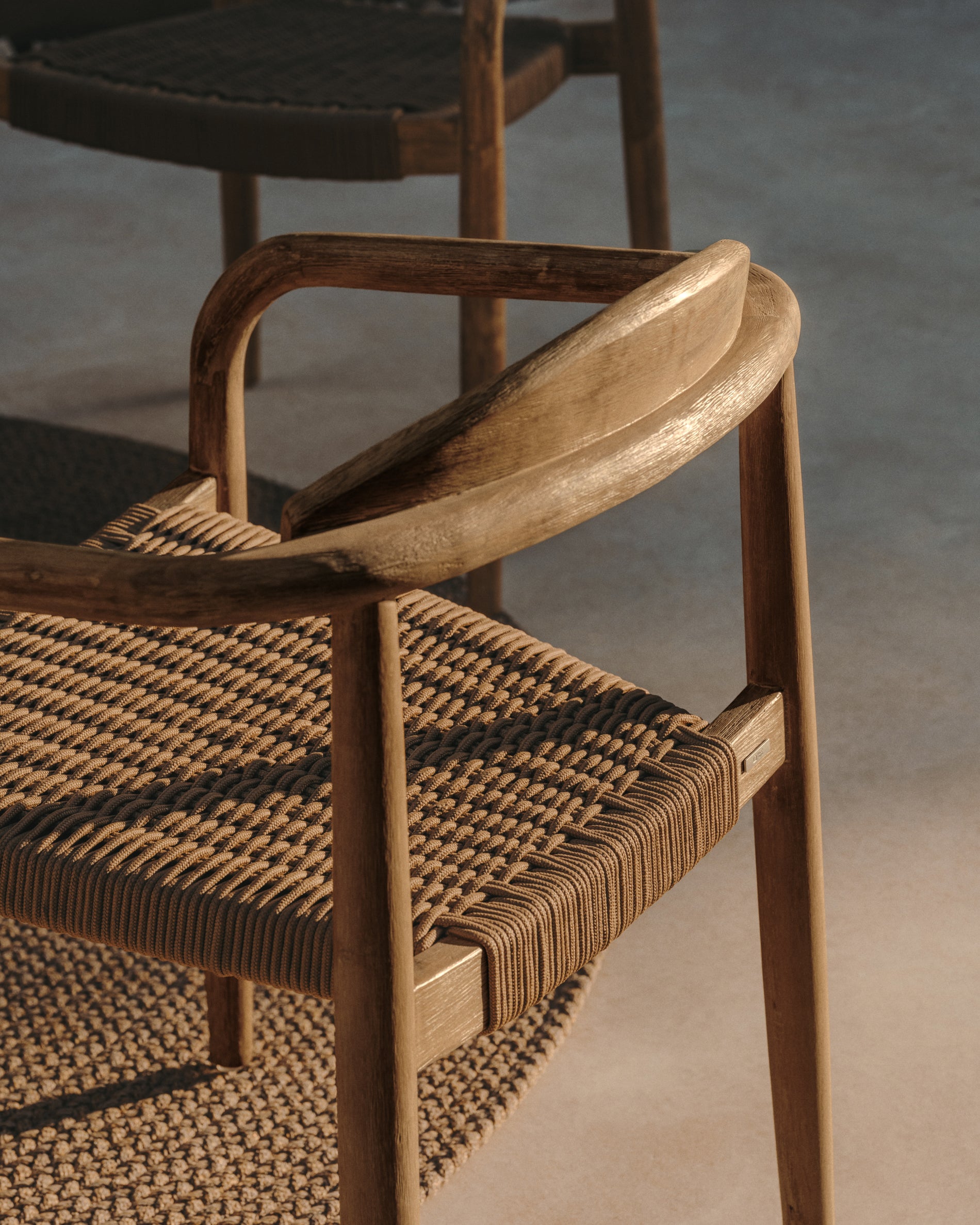 Nina stackable chair in solid acacia wood and beige rope seat FSC 100% - Lifestyle