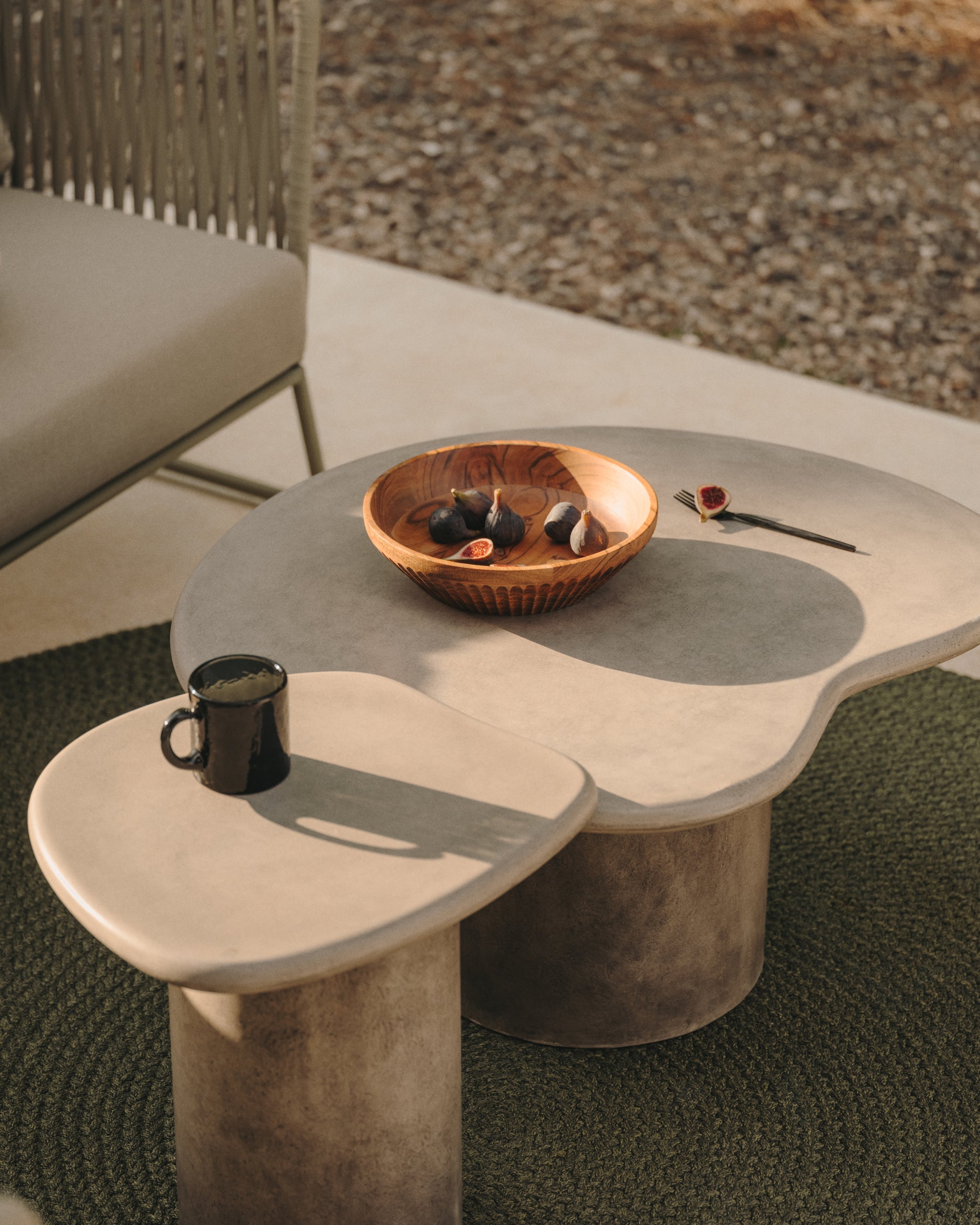 Macarella cement coffee table, 83 x 77 cm - Lifestyle
