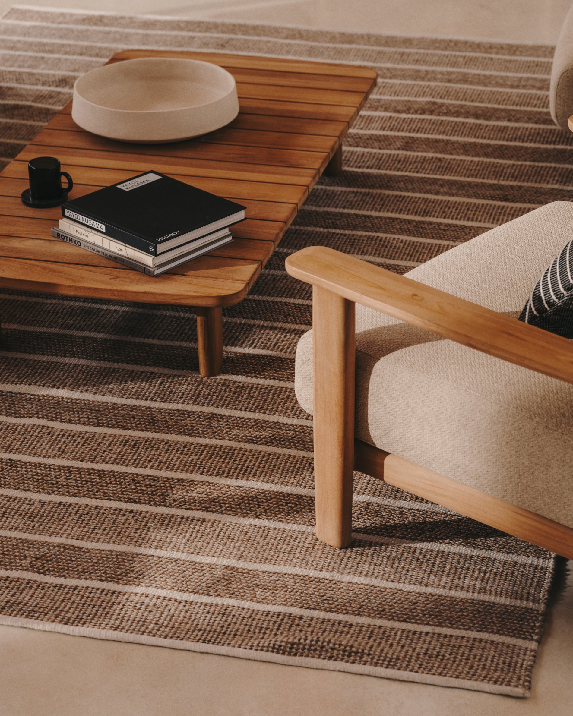 Desni beige rug 100% PET 200 x 300 cm - Lifestyle