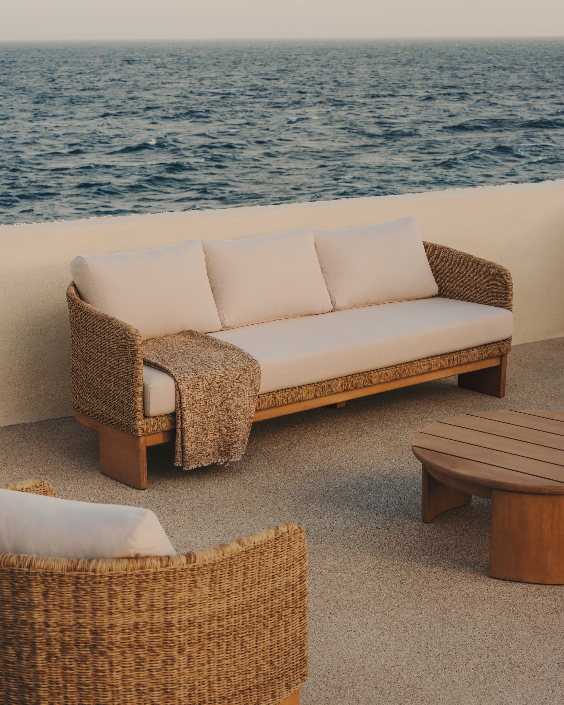 Xoriguer 3-seater sofa in synthetic rattan and solid eucalyptus wood, 223 cm FSC 100% - Lifestyle