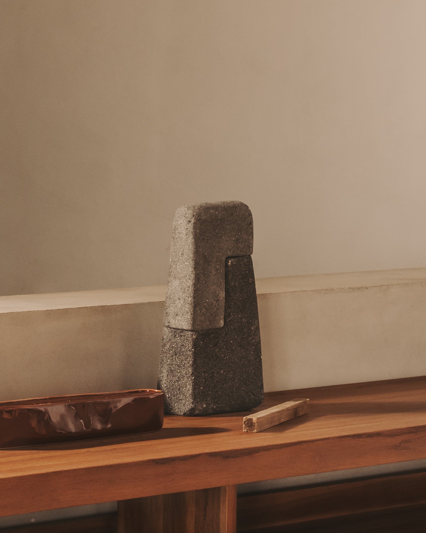 Sipa stone sculpture with natural finish 30 cm - Lifestyle