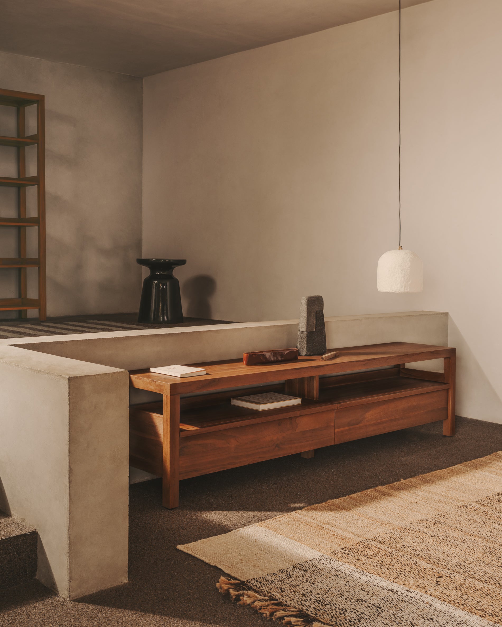 Sashi TV stand made in solid teak wood 200 x 40 cm - Lifestyle