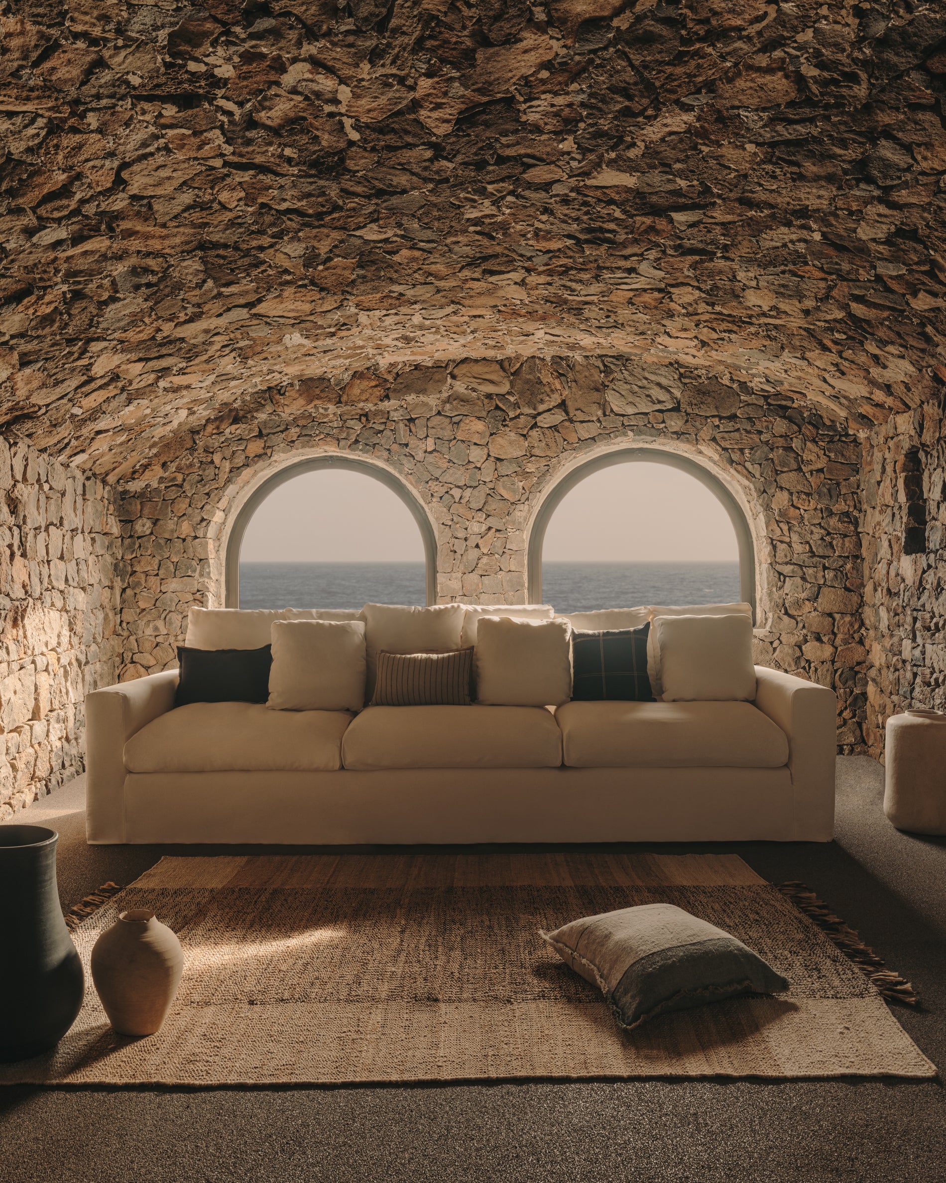 Nora 4-seater sofa with removable cover with linen and cotton cushions in ecru 340cm - Lifestyle