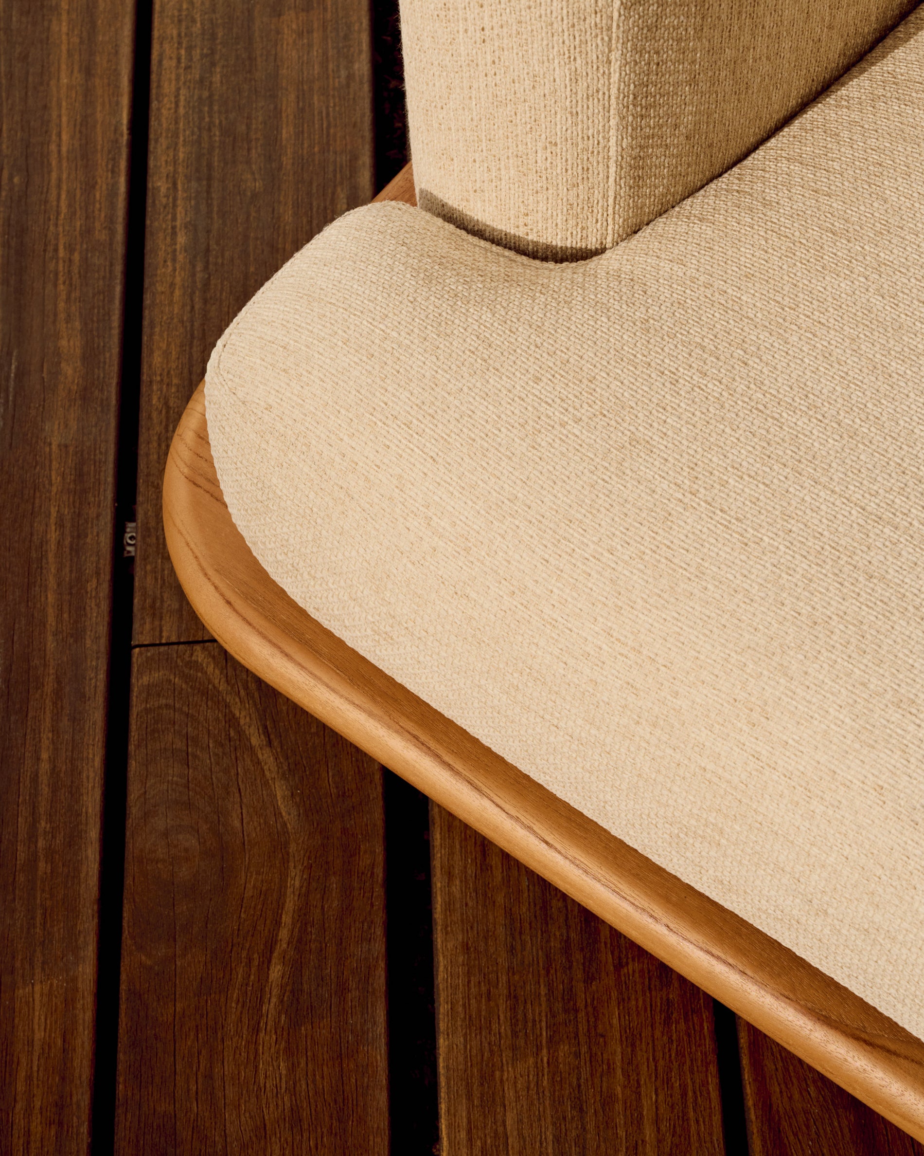 Turqueta armchair made from solid teak wood FSC 100% - Lifestyle