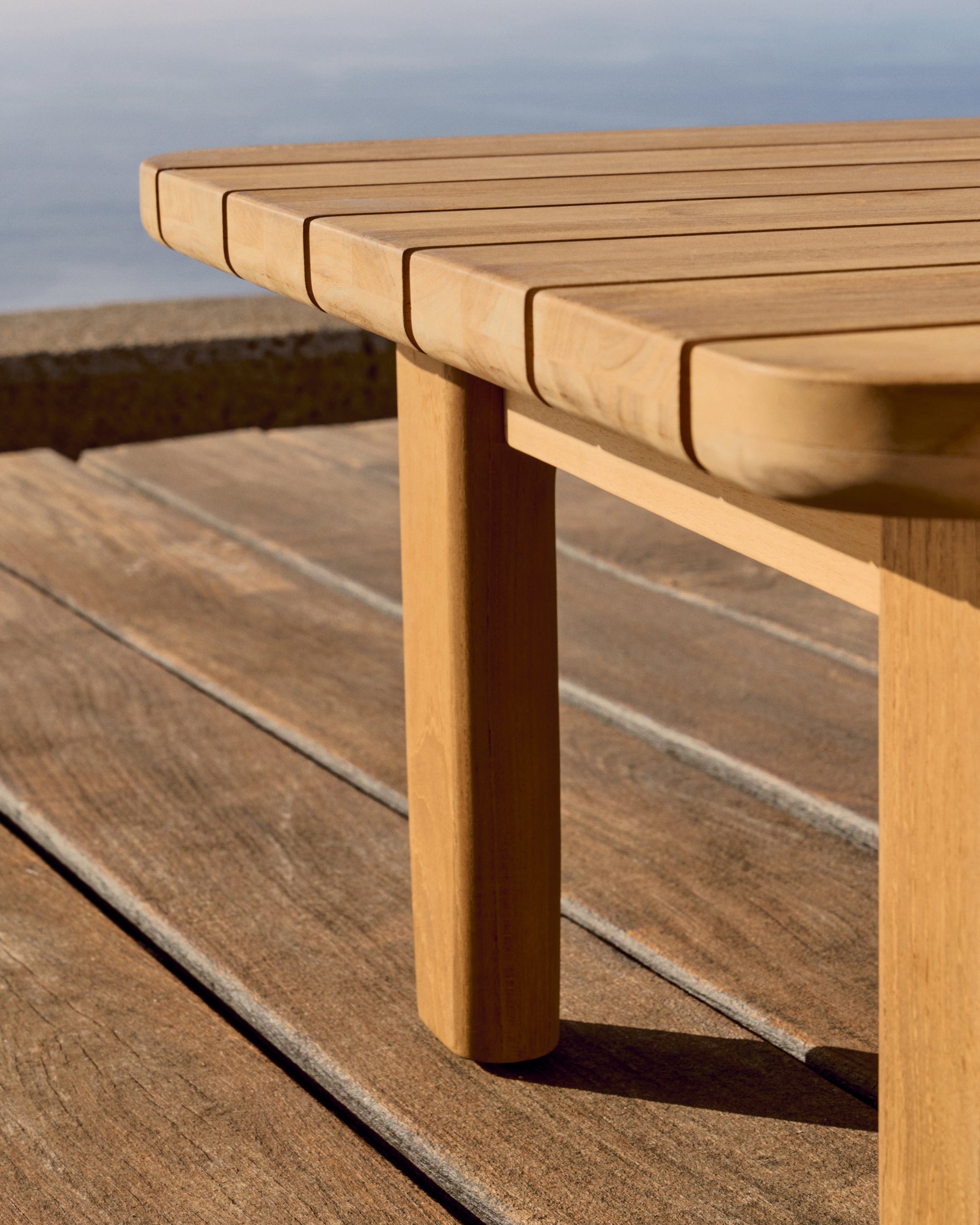 Tirant side table made from solid teak wood 70 x 70 cm FSC 100% - Lifestyle