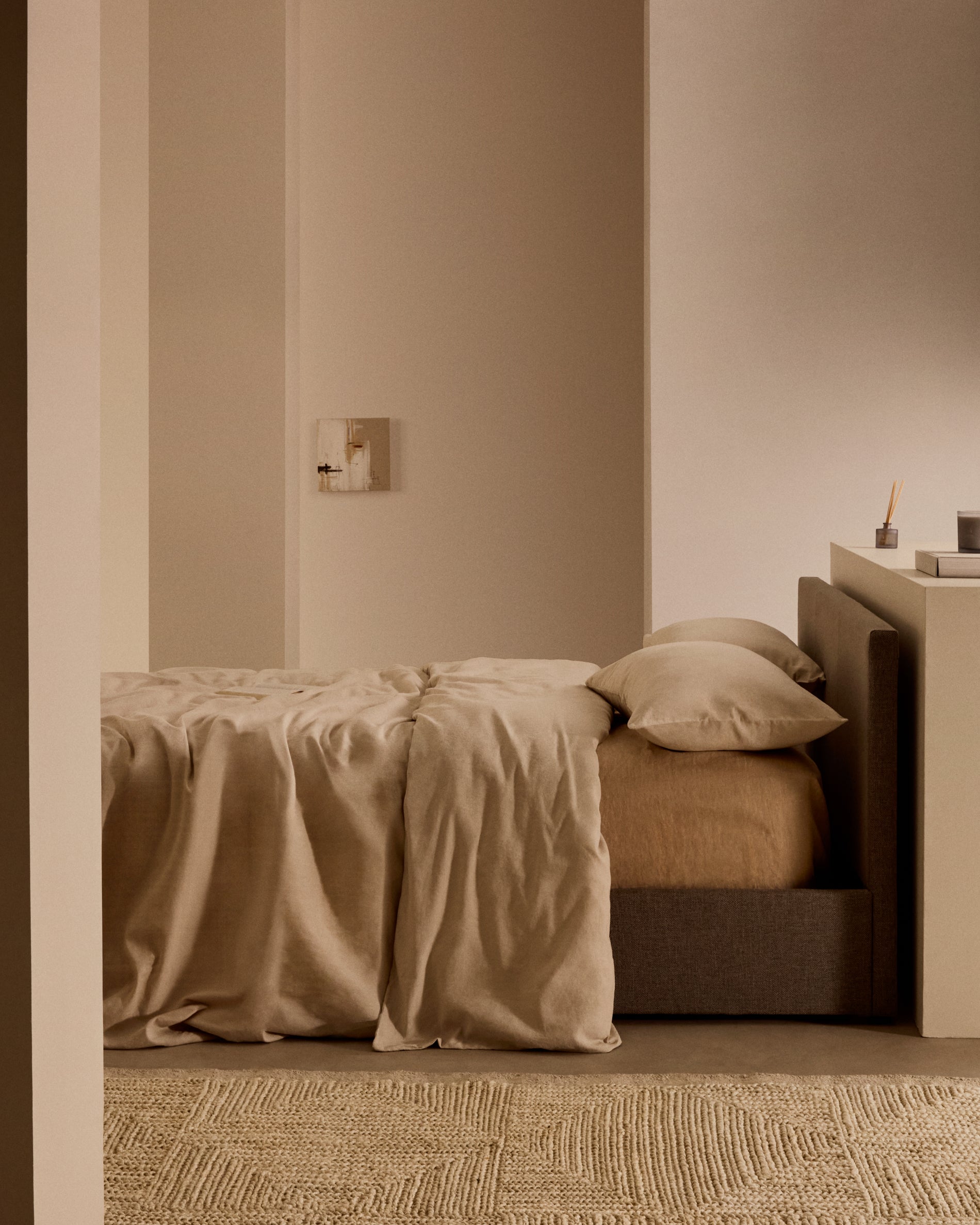 Nahiri ottoman bed for a 160 x 200 cm mattress - Lifestyle