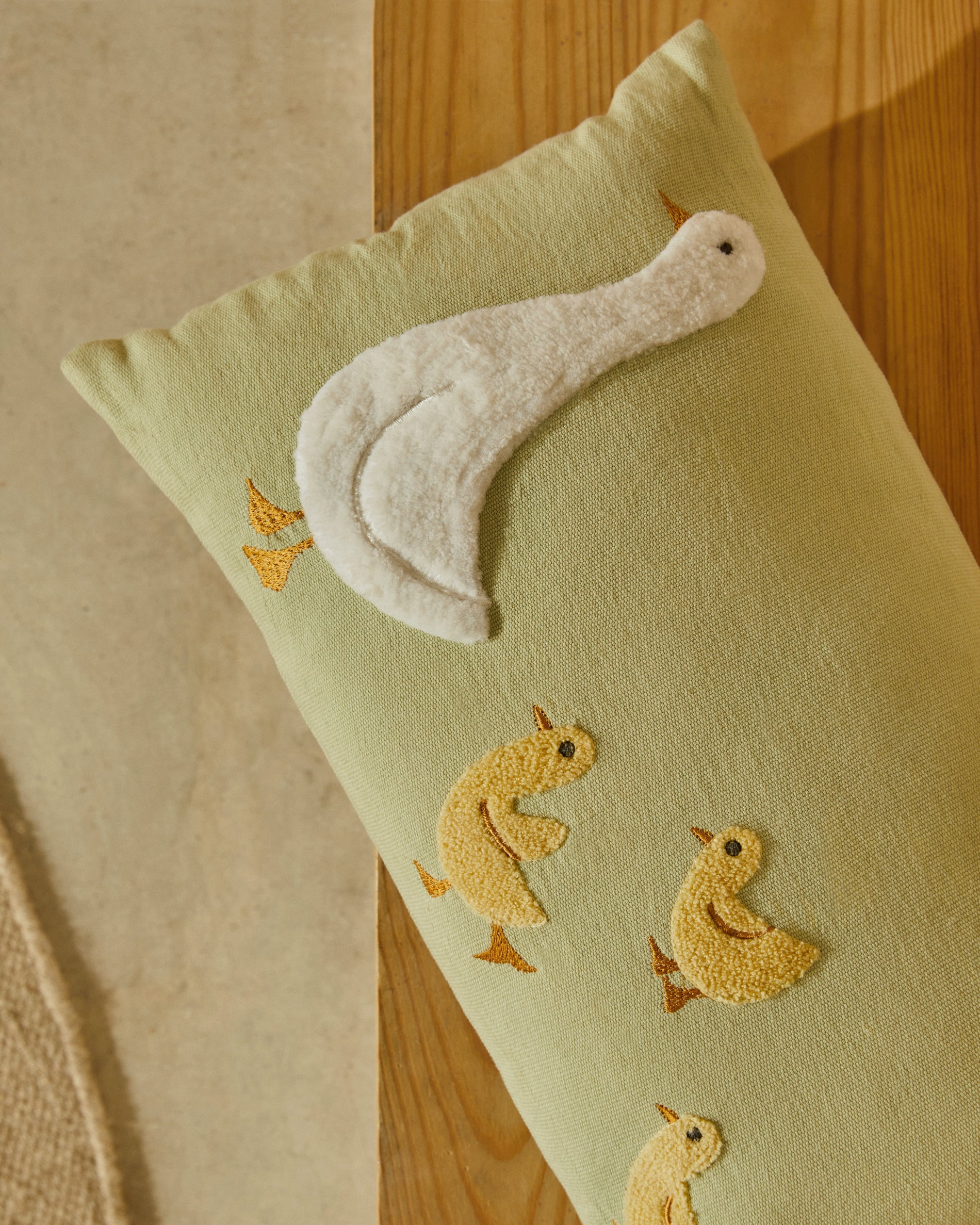 Milu cushion cover in green cotton with a goose embroidery feature, 30 x 50 cm - Lifestyle
