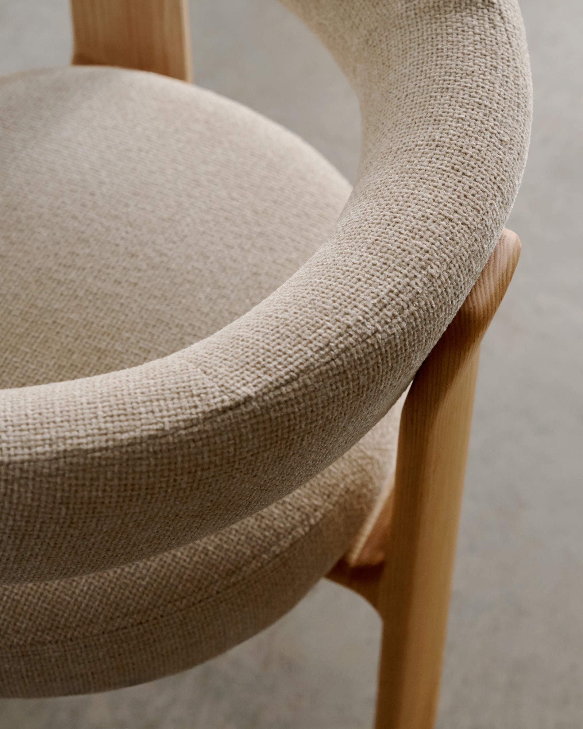 Granite 3-legged chair in beige chenille and solid ash wood in a natural tone finish FSC 100% - Lifestyle
