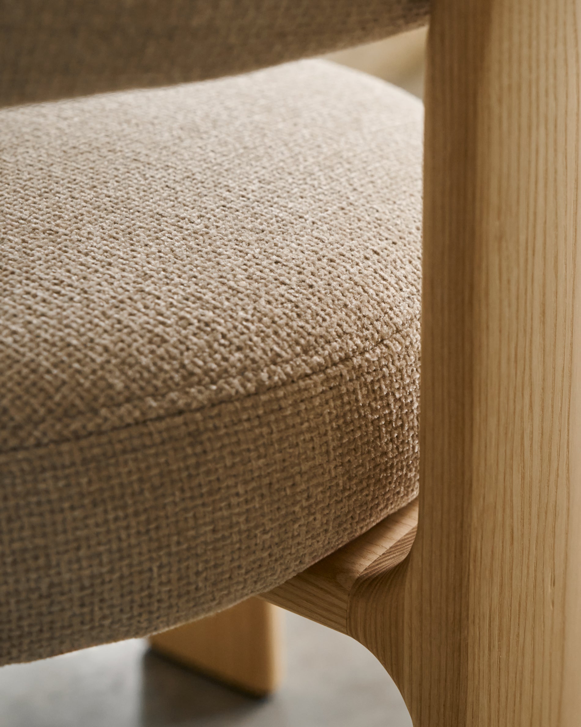 Granite 3-legged chair in beige chenille and solid ash wood in a natural tone finish FSC 100% - Lifestyle