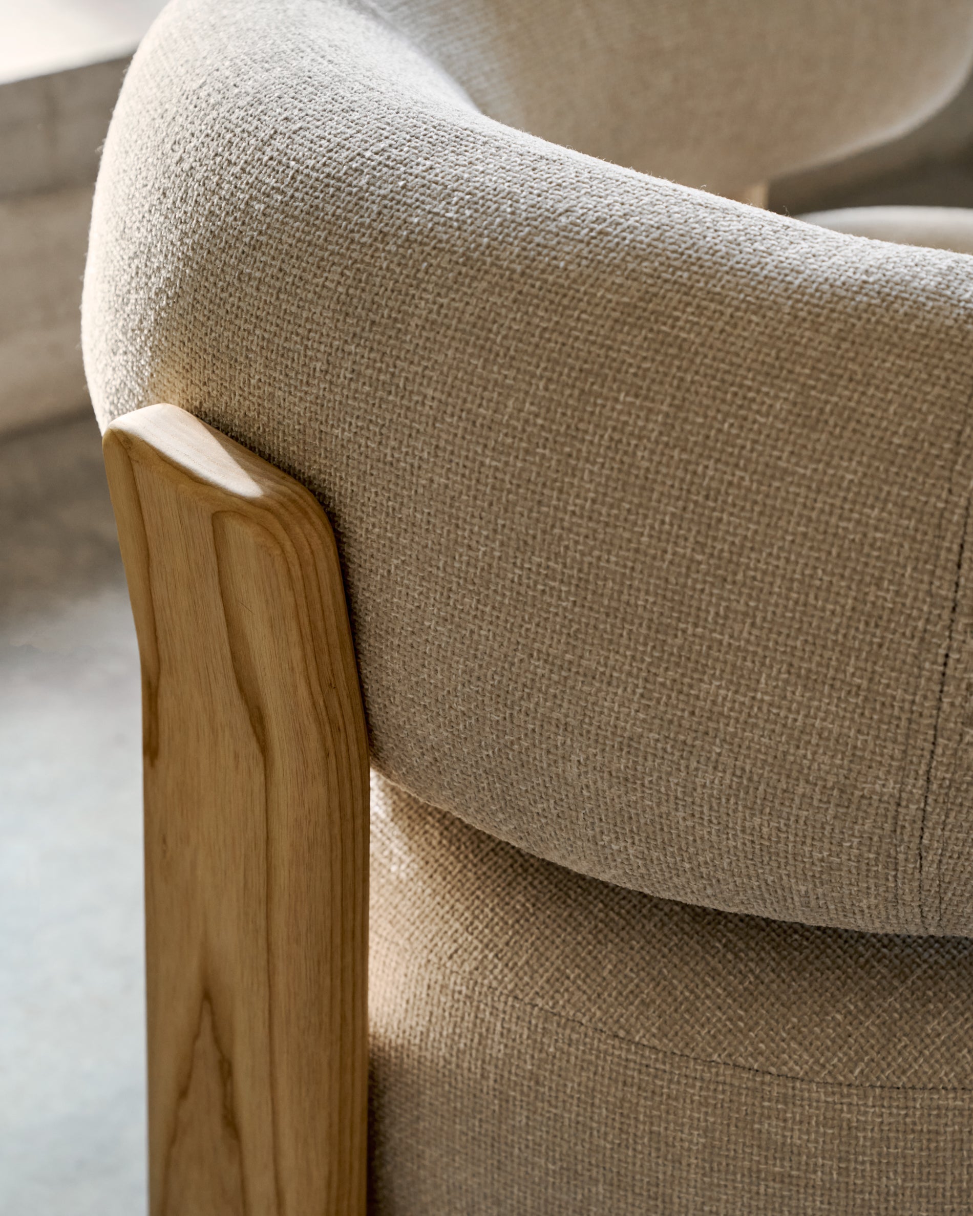 Granite fire-retardant armchair in beige chenille and solid ash wood with natural-coloured finish FSC 100% - Lifestyle