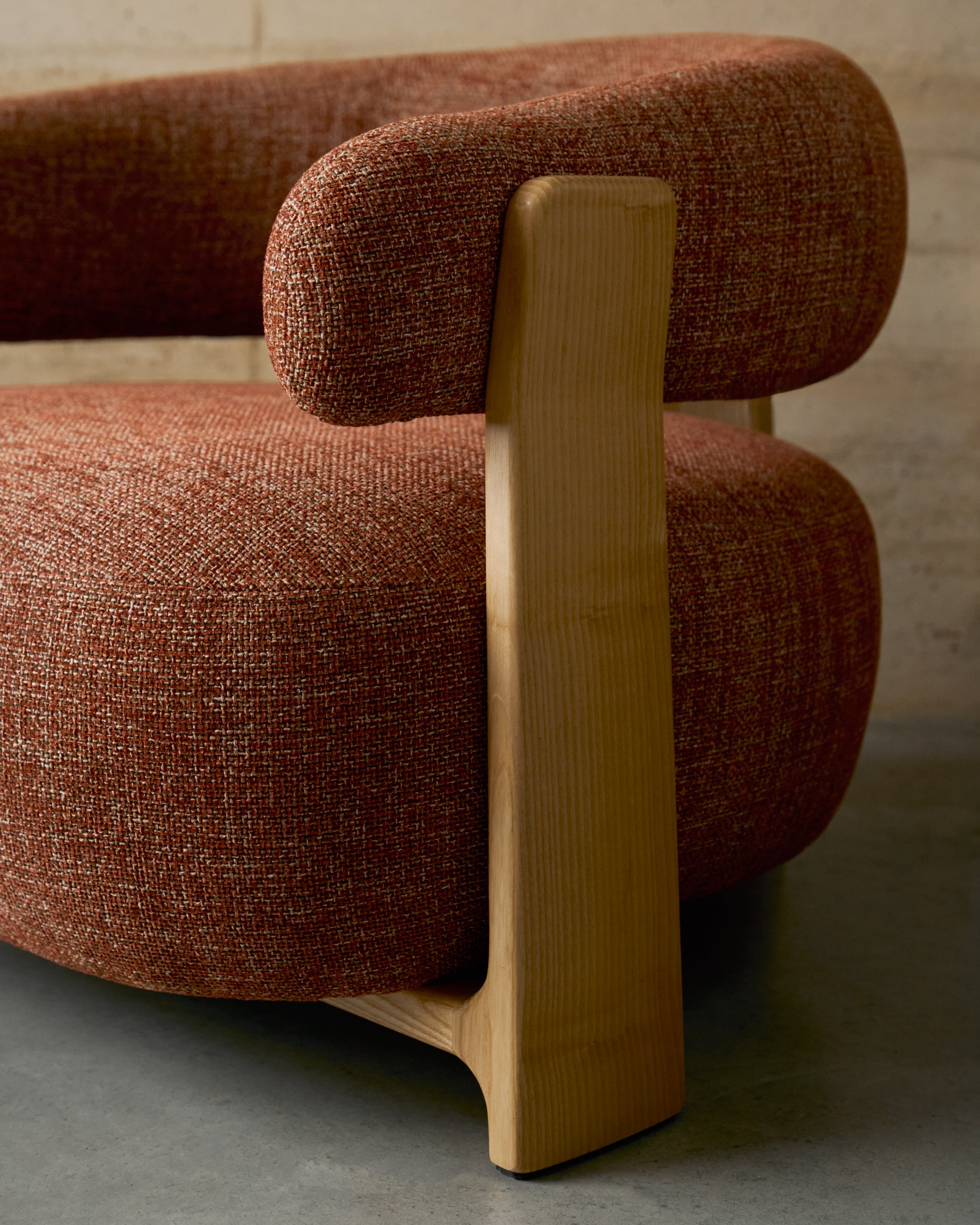 Granite fire-retardant armchair in terracotta chenille and solid ash wood with natural-coloured finish FSC 100% - Lifestyle