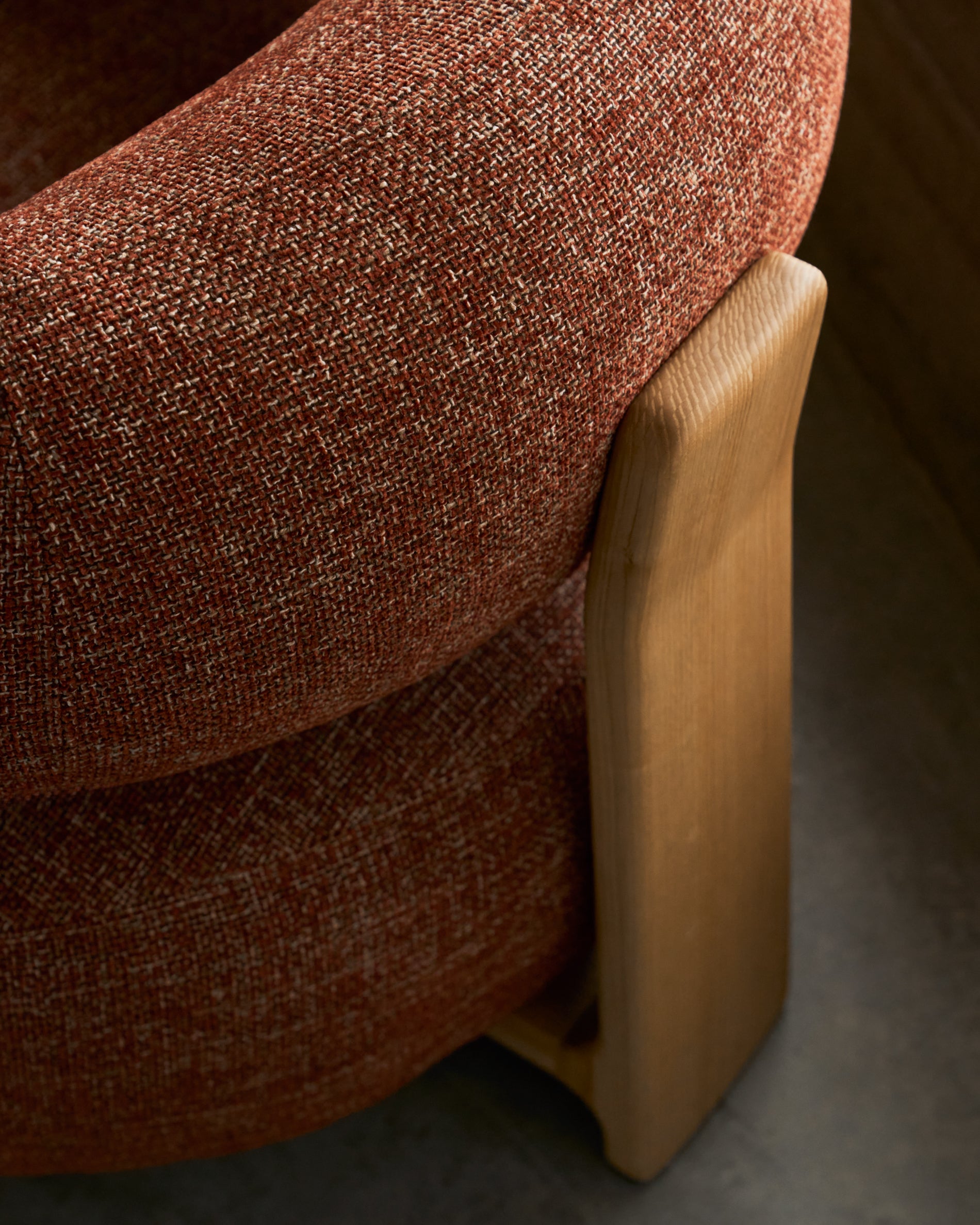 Granite fire-retardant armchair in terracotta chenille and solid ash wood with natural-coloured finish FSC 100% - Lifestyle