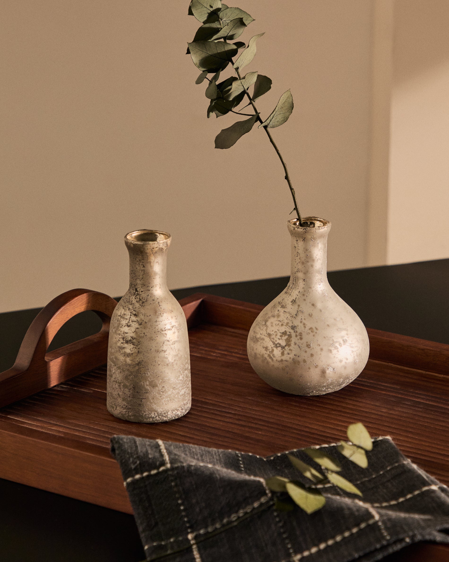 Deila set of 2 white, recycled-glass vases, 13 cm - Lifestyle