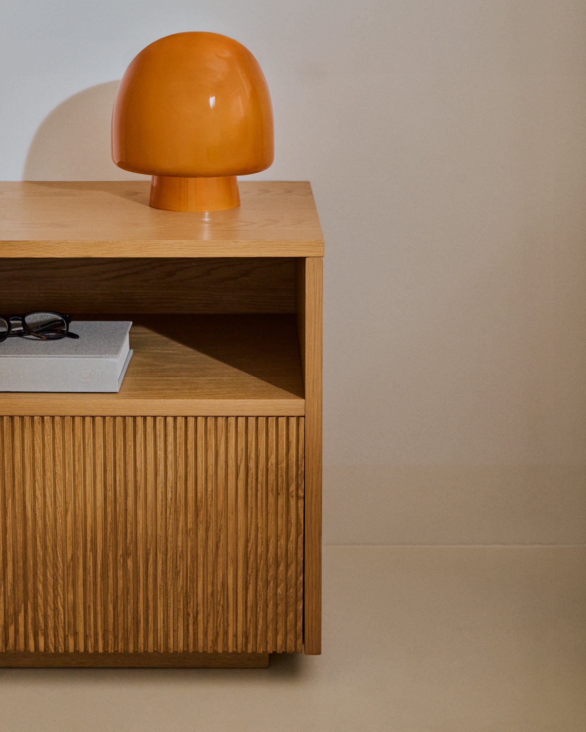 Helvine bedside table with 1 drawer in oak veneer, 60 x 52 cm FSC 100% - Lifestyle