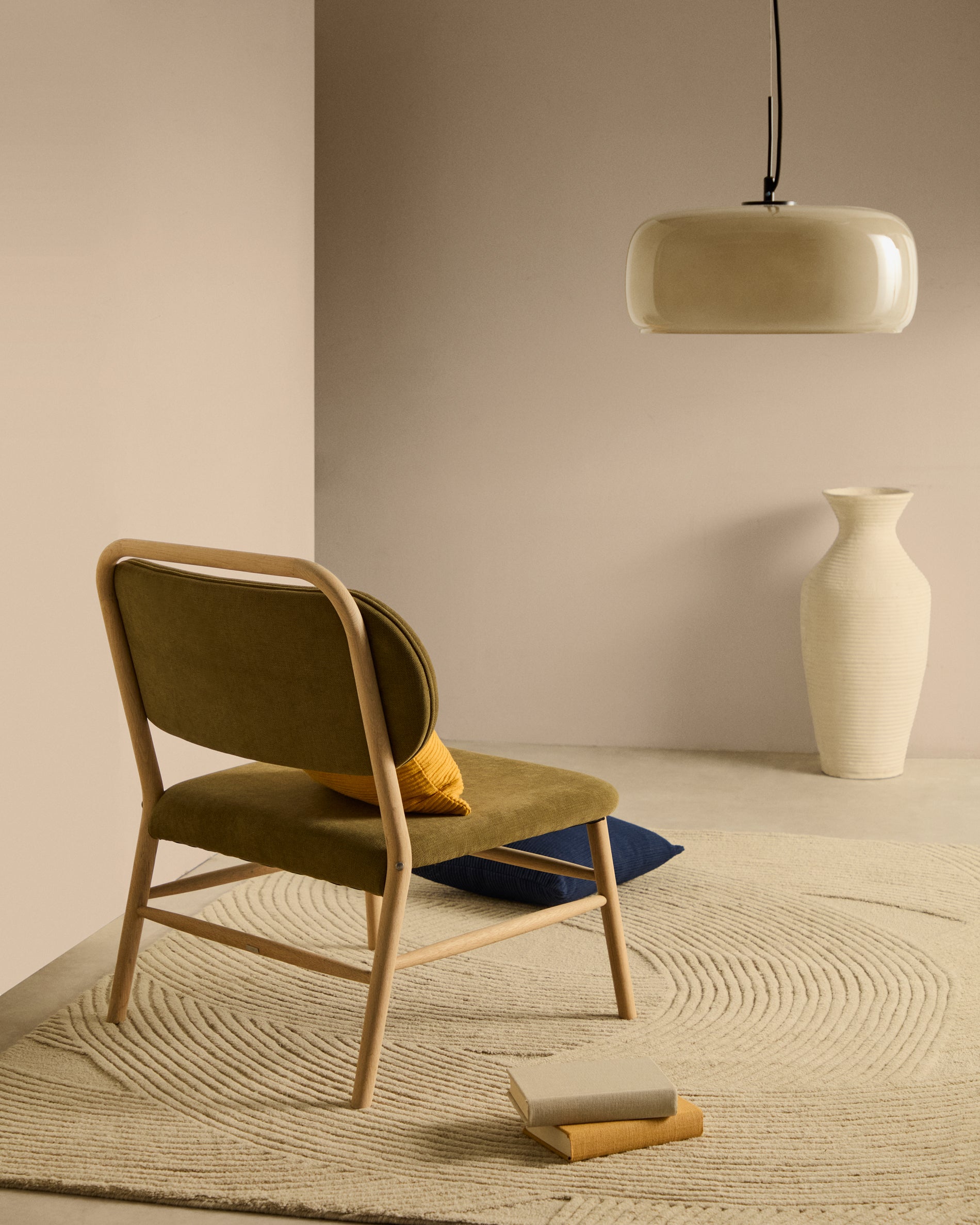 Helda armchair in green chenille and FSC Mix Credit solid oak wood - Lifestyle